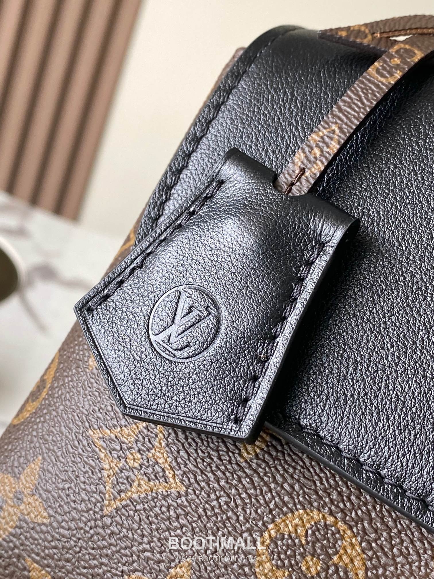 Louis Vuitton Madeleine BB Calfskin Leather Top Handle Bag with Flap Lock Detail 루이비통 마들렌 BB 카프스킨 탑핸들 플랩락 토트백 M27511 24cm 13