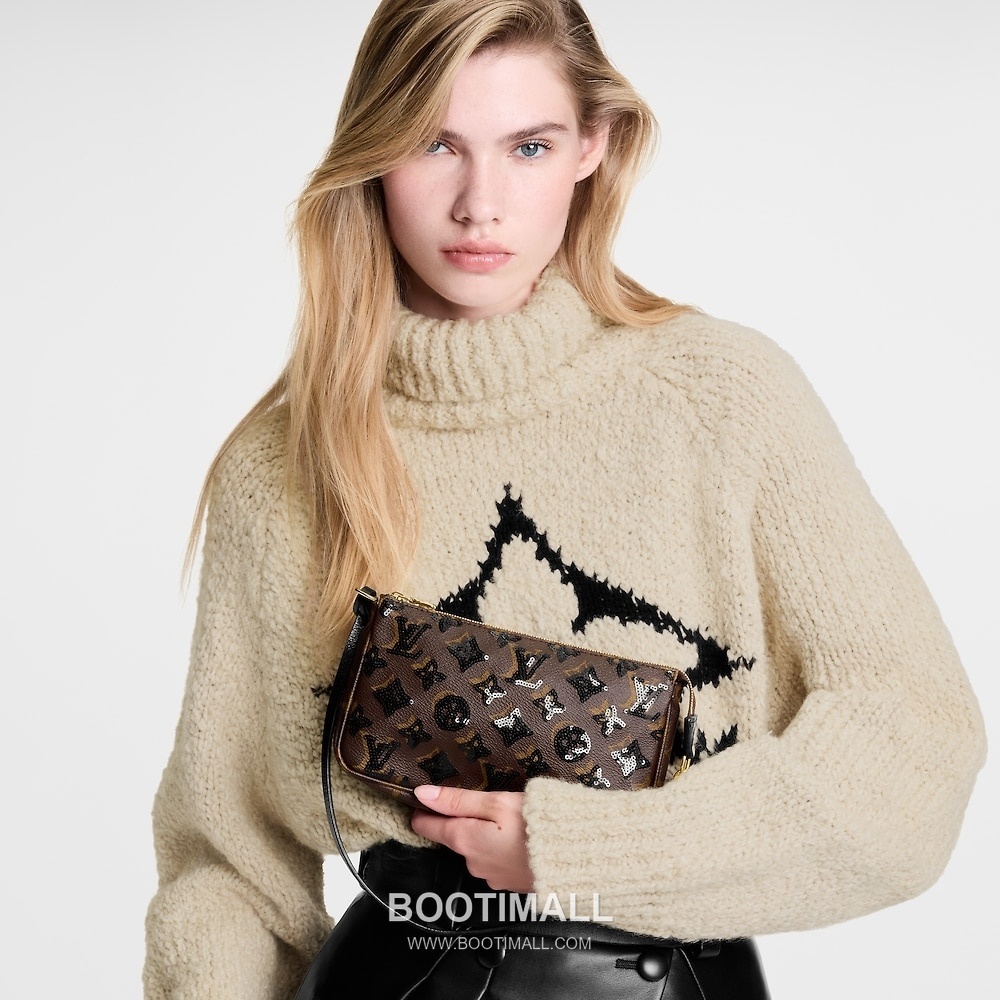 Louis Vuitton Pochette Accessoires Monogram Sequin Cowhide Leather Clutch Bag with Chain Strap Detail 루이비통 포쉐트 악세수아르 모노그램 시퀸 카우하이드 클러치백 체인스트랩 M26473 23.5cm 3