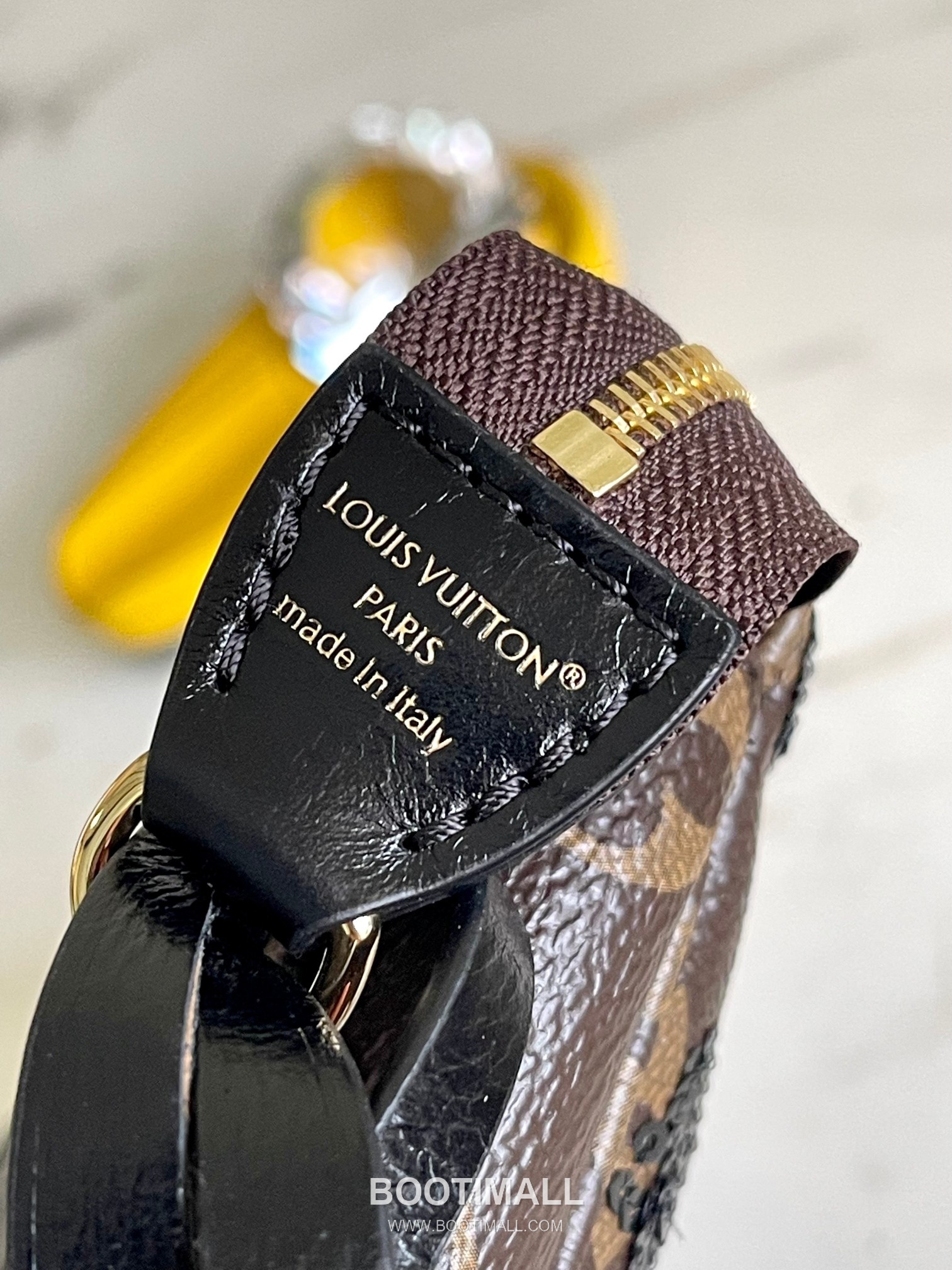 Louis Vuitton Pochette Accessoires Monogram Sequin Cowhide Leather Clutch Bag with Chain Strap Detail 루이비통 포쉐트 악세수아르 모노그램 시퀸 카우하이드 클러치백 체인스트랩 M26473 23.5cm 15