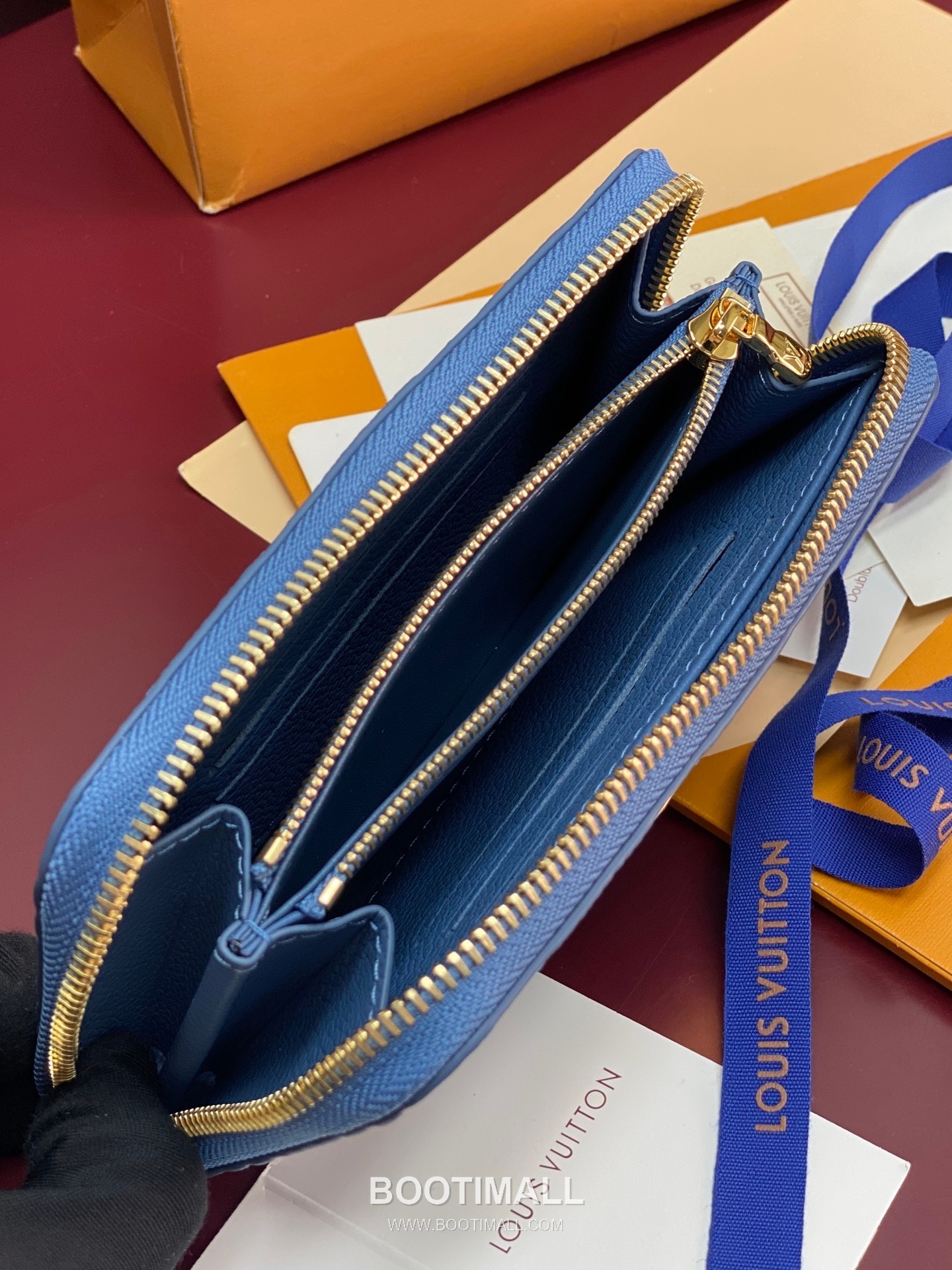 Louis Vuitton Margot Monogram Empreinte Leather Wallet with Multiple Compartments Detail 루이비통 마고 모노그램 앙프렝뜨 레더 월렛 멀티포켓 M27757 17cm 7