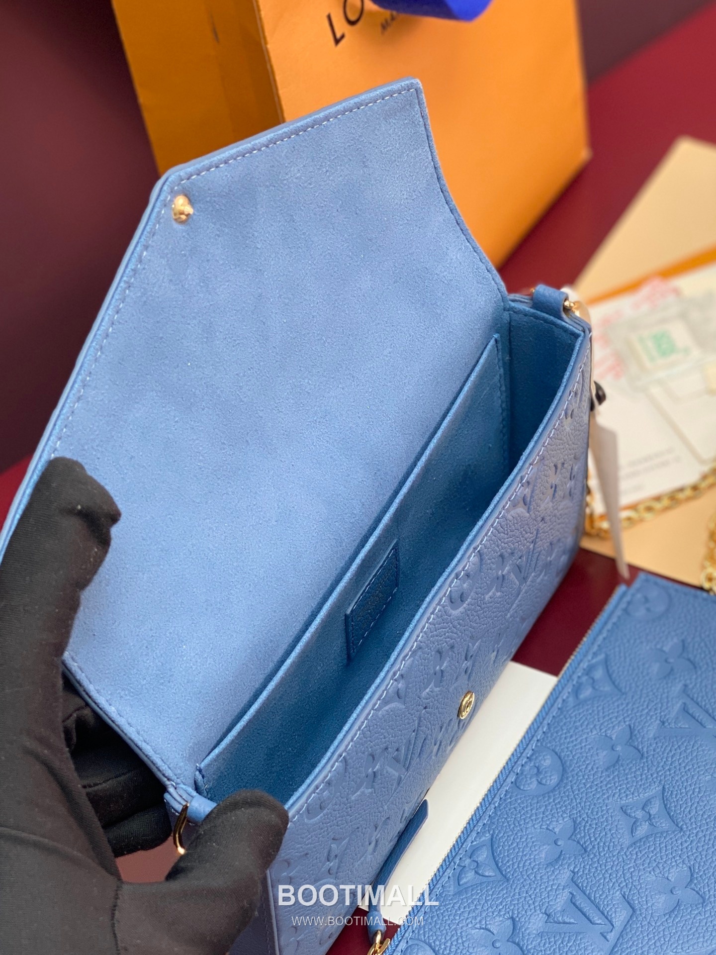 Louis Vuitton Pochette Félicie Monogram Empreinte Leather Crossbody Clutch Bag with Detachable Chain Strap Detail 루이비통 포쉐트 펠리시 모노그램 앙프렝뜨 크로스바디 클러치백 체인스트랩 M28891 21cm 4