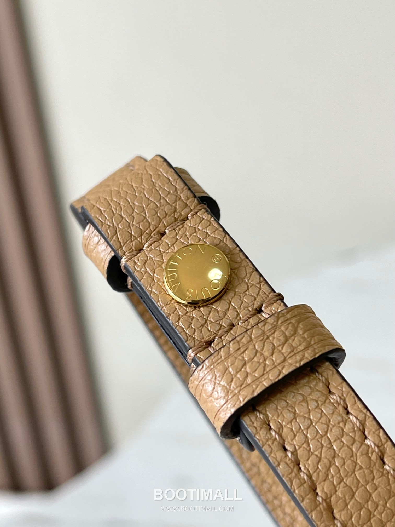 Louis Vuitton Wallet On Chain Monogram Empreinte Leather Crossbody Clutch Bag with Chain Strap Detail 루이비통 월렛 온 체인 모노그램 앙프렝뜨 크로스바디 클러치백 체인스트랩 M12758 23.5cm 13