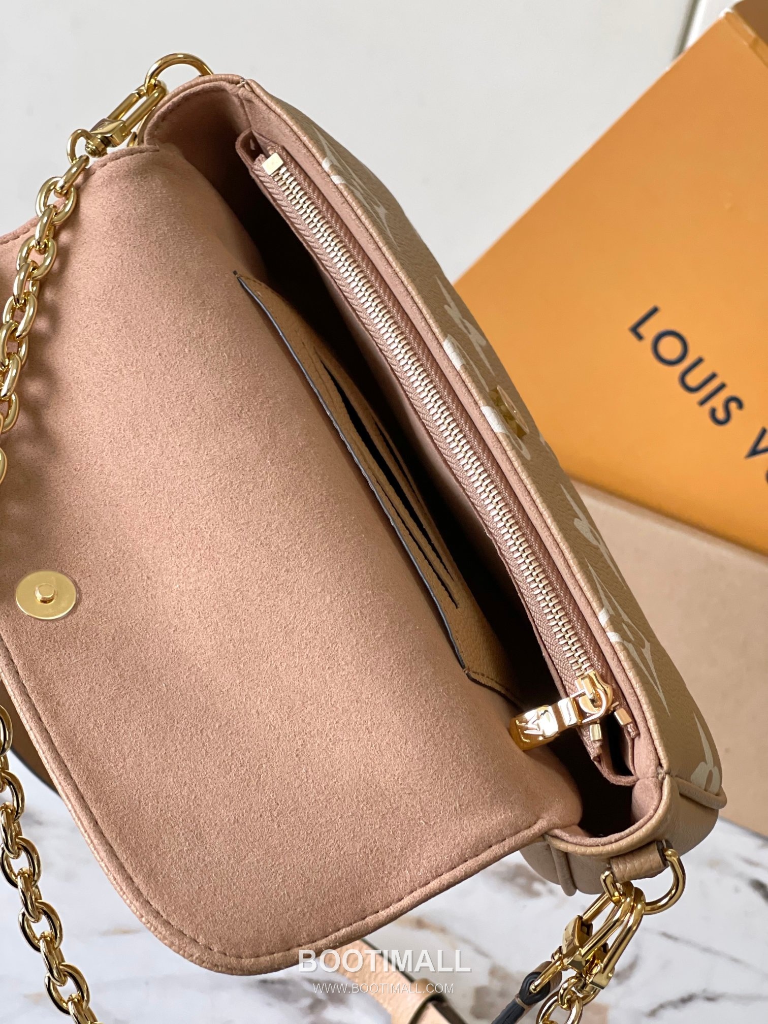 Louis Vuitton Wallet On Chain Monogram Empreinte Leather Crossbody Clutch Bag with Chain Strap Detail 루이비통 월렛 온 체인 모노그램 앙프렝뜨 크로스바디 클러치백 체인스트랩 M12758 23.5cm 14