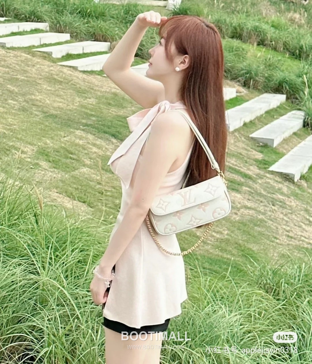 Louis Vuitton Wallet On Chain Monogram Empreinte Leather Crossbody Clutch Bag with Chain Strap Detail 루이비통 월렛 온 체인 모노그램 앙프렝뜨 크로스바디 클러치백 체인스트랩 M83026 23.5cm 3