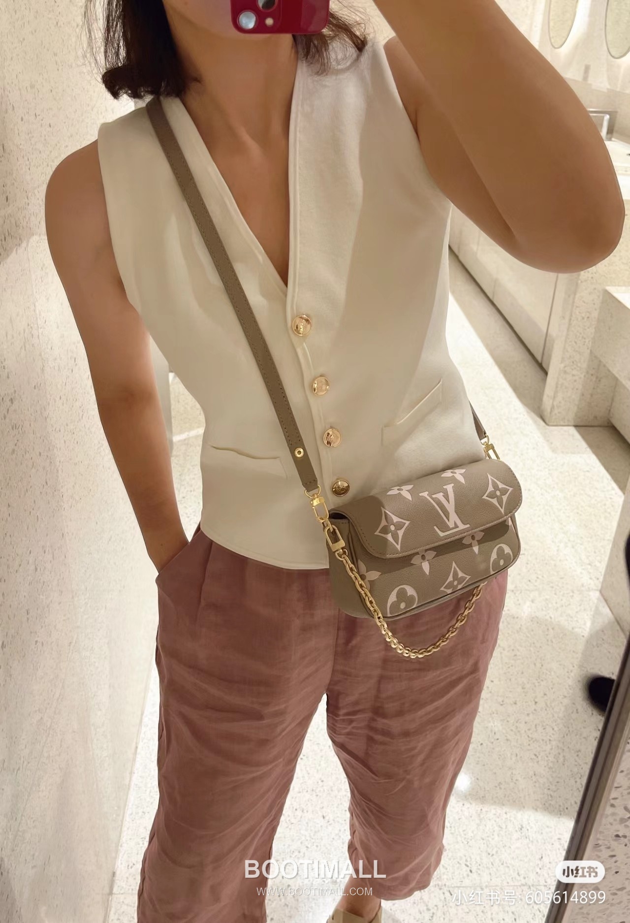 Louis Vuitton Wallet On Chain Monogram Empreinte Leather Crossbody Clutch Bag with Chain Strap Detail 루이비통 월렛 온 체인 모노그램 앙프렝뜨 크로스바디 클러치백 체인스트랩 M82211 23.5cm 4