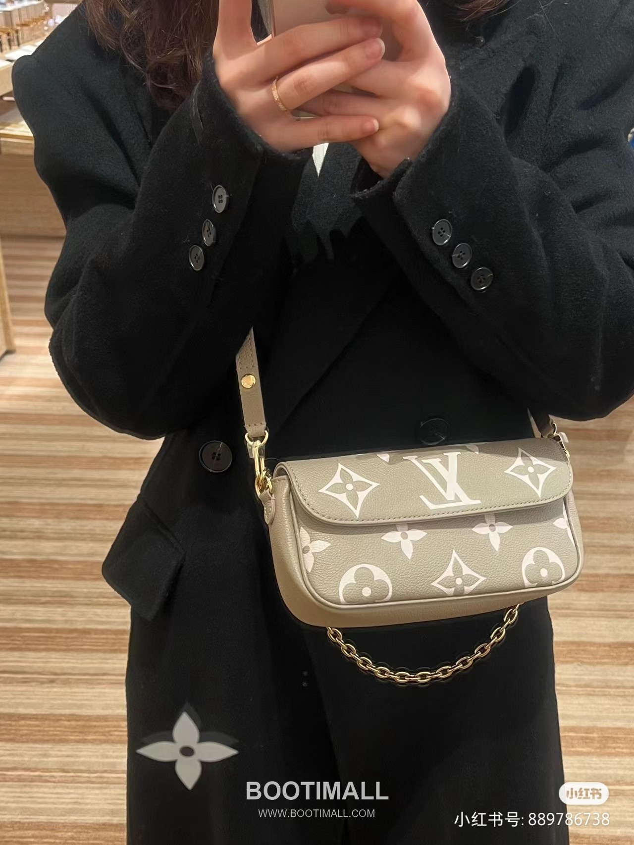 Louis Vuitton Wallet On Chain Monogram Empreinte Leather Crossbody Clutch Bag with Chain Strap Detail 루이비통 월렛 온 체인 모노그램 앙프렝뜨 크로스바디 클러치백 체인스트랩 M82211 23.5cm 9