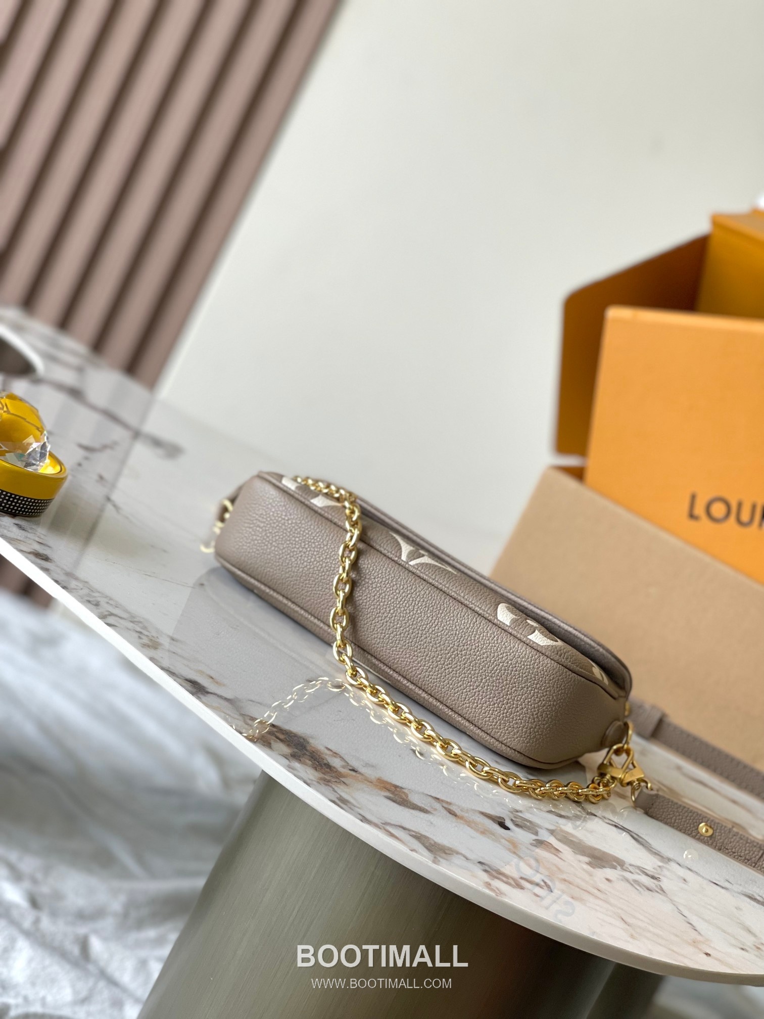 Louis Vuitton Wallet On Chain Monogram Empreinte Leather Crossbody Clutch Bag with Chain Strap Detail 루이비통 월렛 온 체인 모노그램 앙프렝뜨 크로스바디 클러치백 체인스트랩 M82211 23.5cm 14