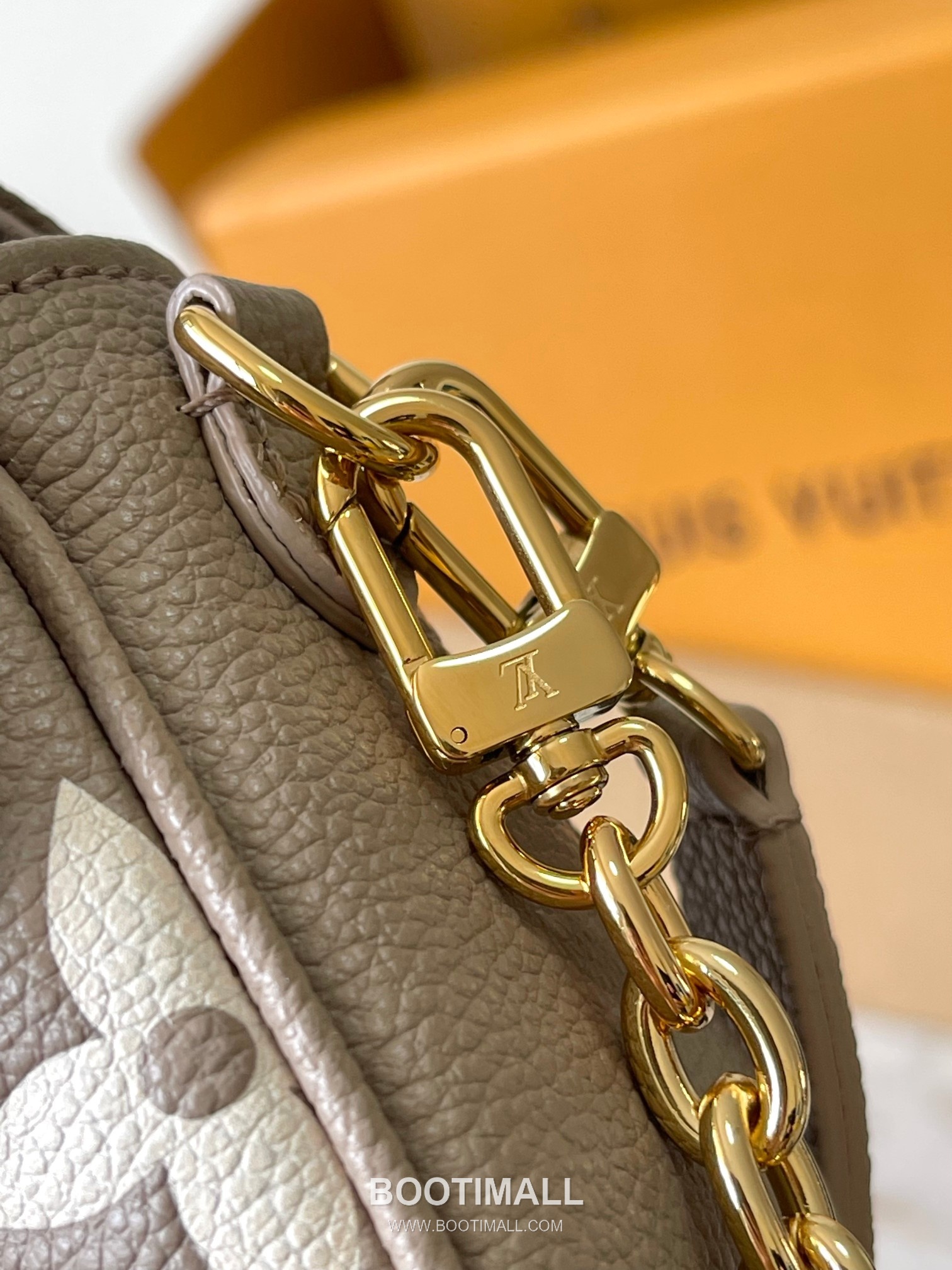 Louis Vuitton Wallet On Chain Monogram Empreinte Leather Crossbody Clutch Bag with Chain Strap Detail 루이비통 월렛 온 체인 모노그램 앙프렝뜨 크로스바디 클러치백 체인스트랩 M82211 23.5cm 16