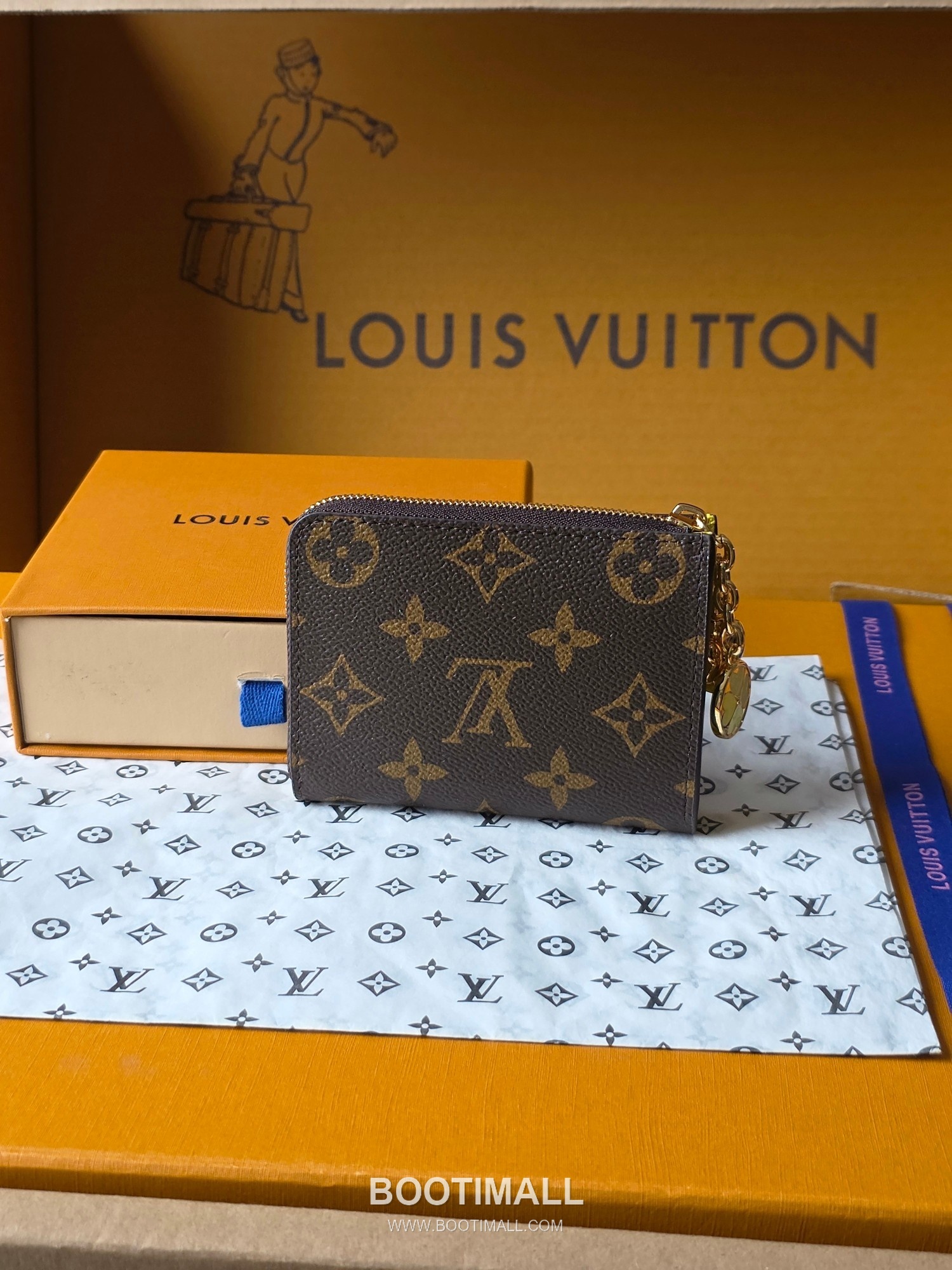 Louis Vuitton Noa Monogram Canvas Leather Zip Around Short Wallet with Contrast Lining Detail 루이비통 노아 모노그램 캔버스 반지갑 지퍼어라운드 M27769 11cm 2