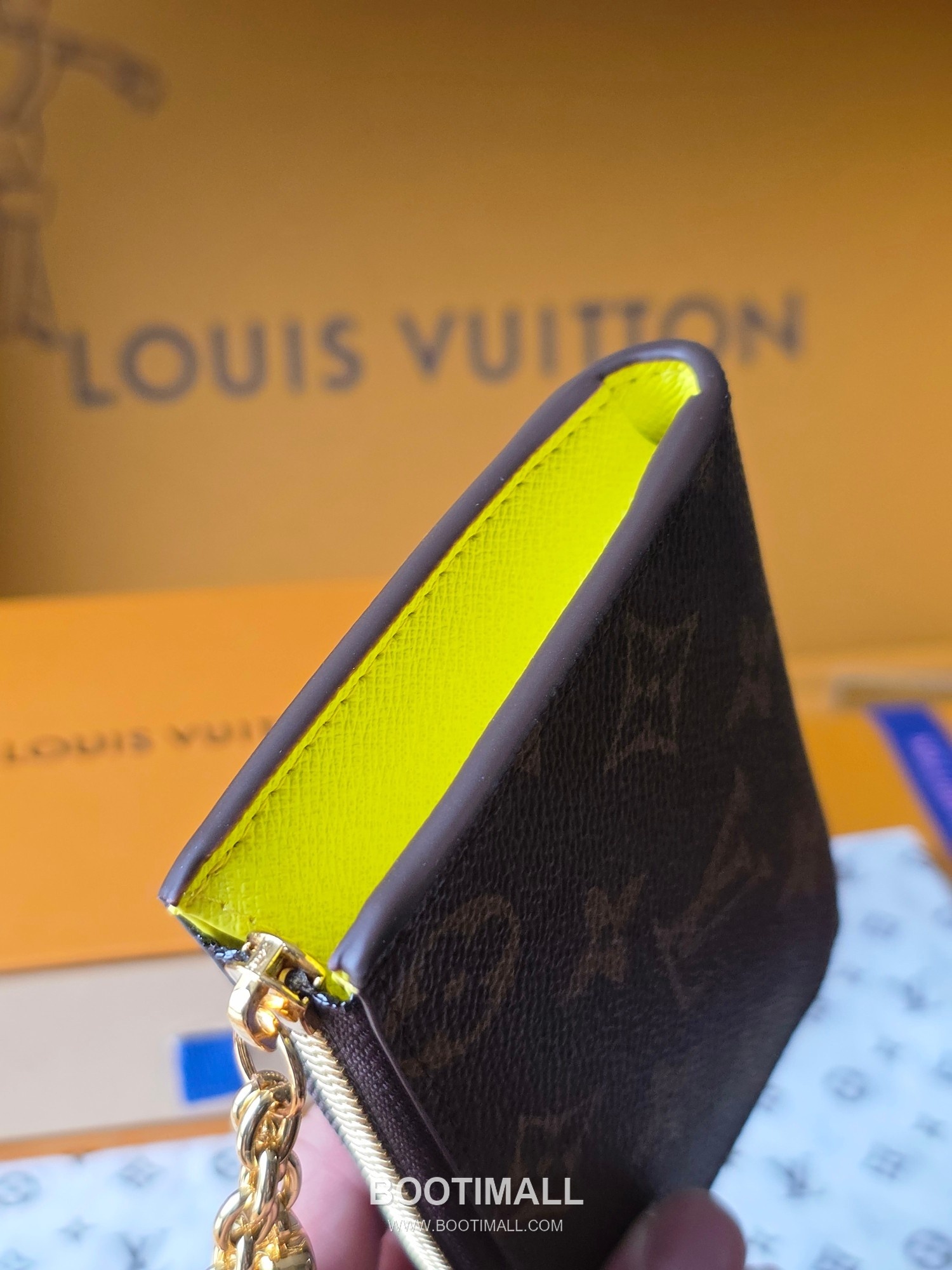 Louis Vuitton Noa Monogram Canvas Leather Zip Around Short Wallet with Contrast Lining Detail 루이비통 노아 모노그램 캔버스 반지갑 지퍼어라운드 M27769 11cm 5