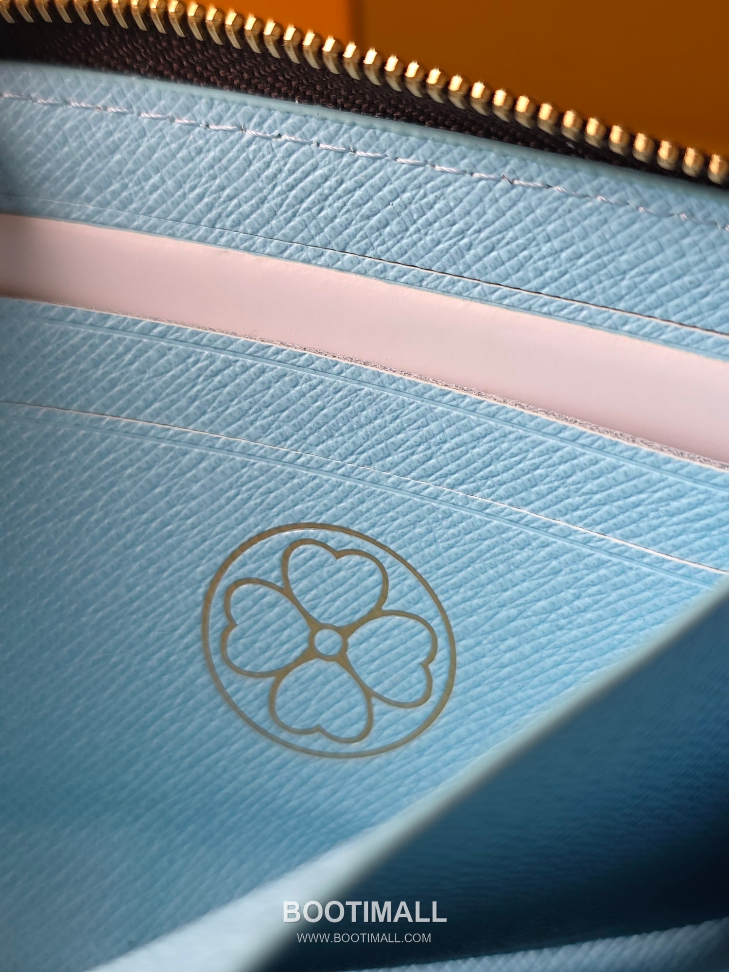 Louis Vuitton Noa Monogram Canvas Leather Zip Around Short Wallet with Contrast Lining Detail 루이비통 노아 모노그램 캔버스 반지갑 지퍼어라운드 M27768 11cm 9