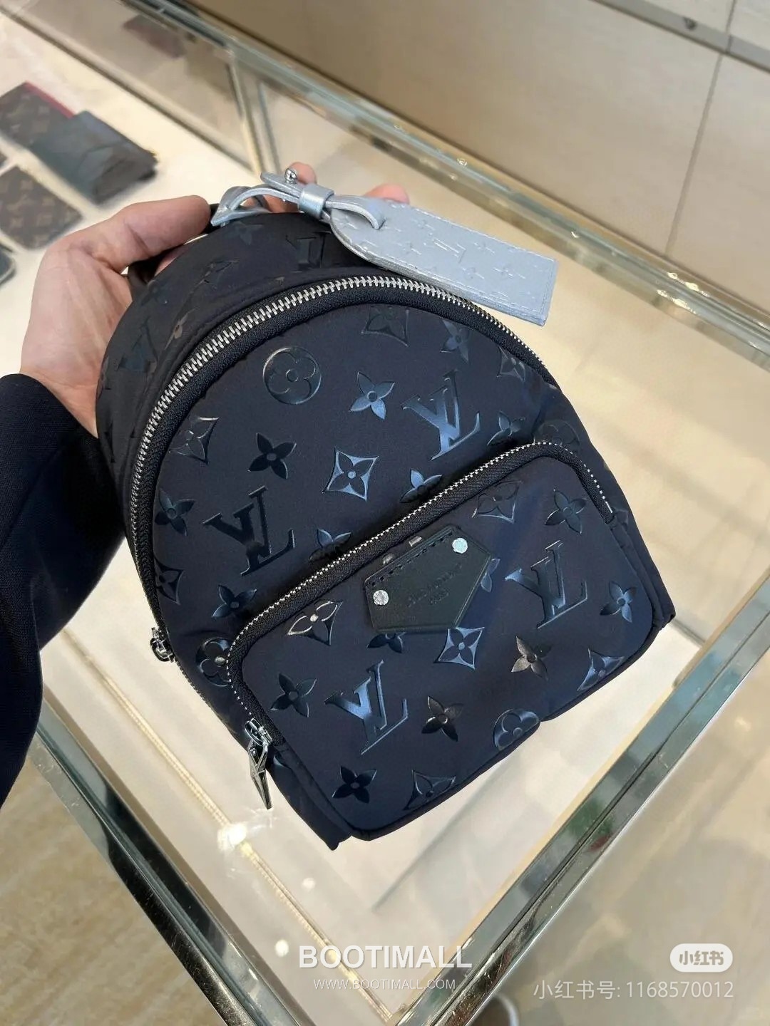 Louis Vuitton Palm Springs Mini Nylon Backpack with Front Zip Pocket Detail 루이비통 팜스프링스 미니 나일론 백팩 프론트지퍼 M11780 17cm 3