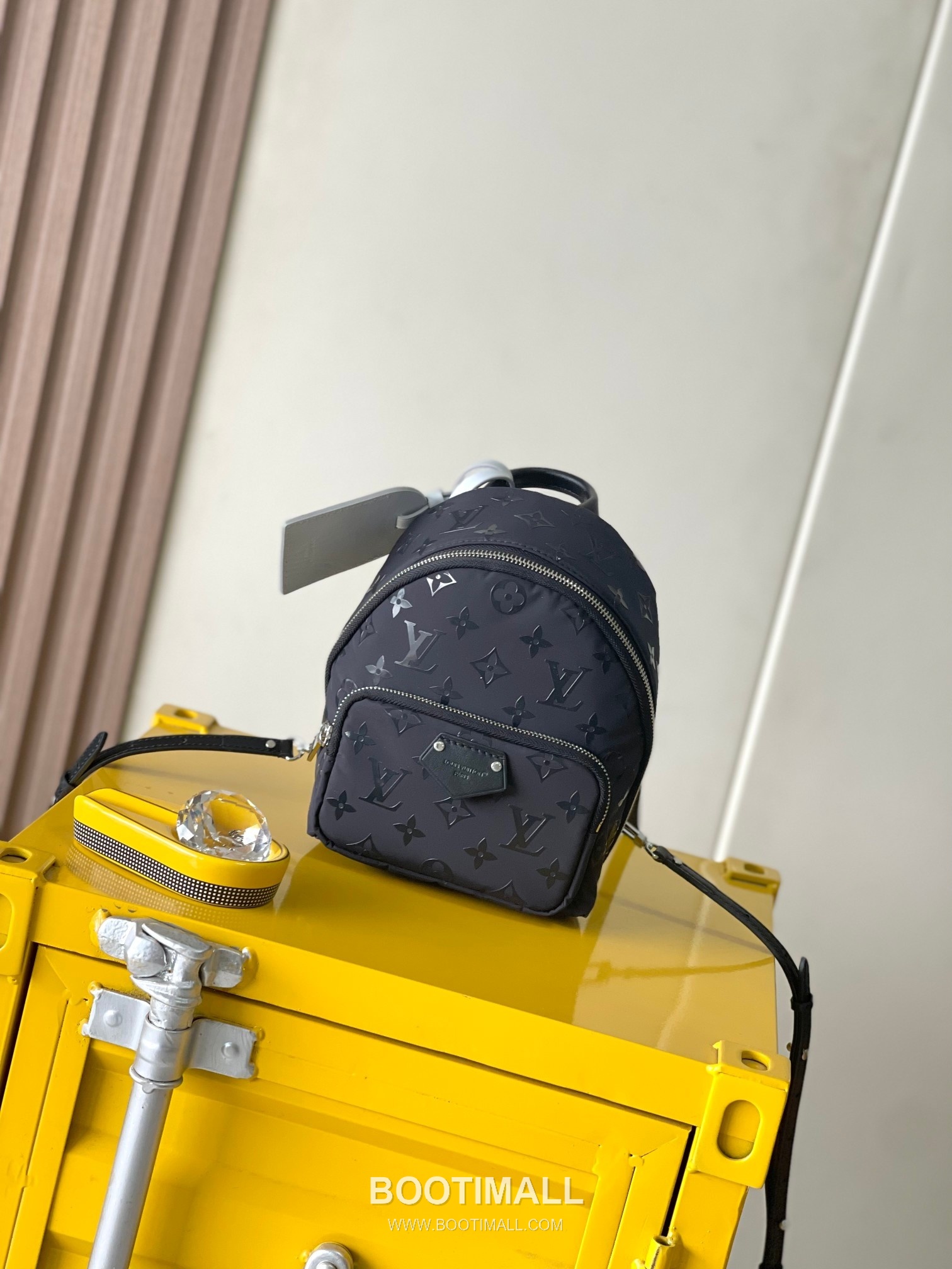 Louis Vuitton Palm Springs Mini Nylon Backpack with Front Zip Pocket Detail 루이비통 팜스프링스 미니 나일론 백팩 프론트지퍼 M11780 17cm 6