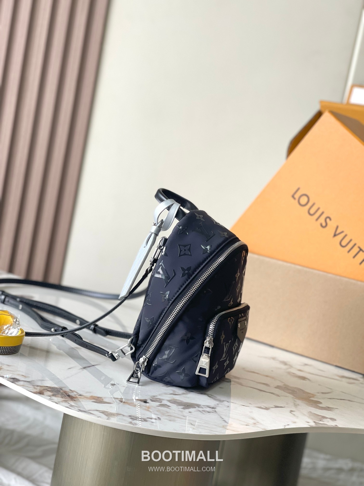 Louis Vuitton Palm Springs Mini Nylon Backpack with Front Zip Pocket Detail 루이비통 팜스프링스 미니 나일론 백팩 프론트지퍼 M11780 17cm 8