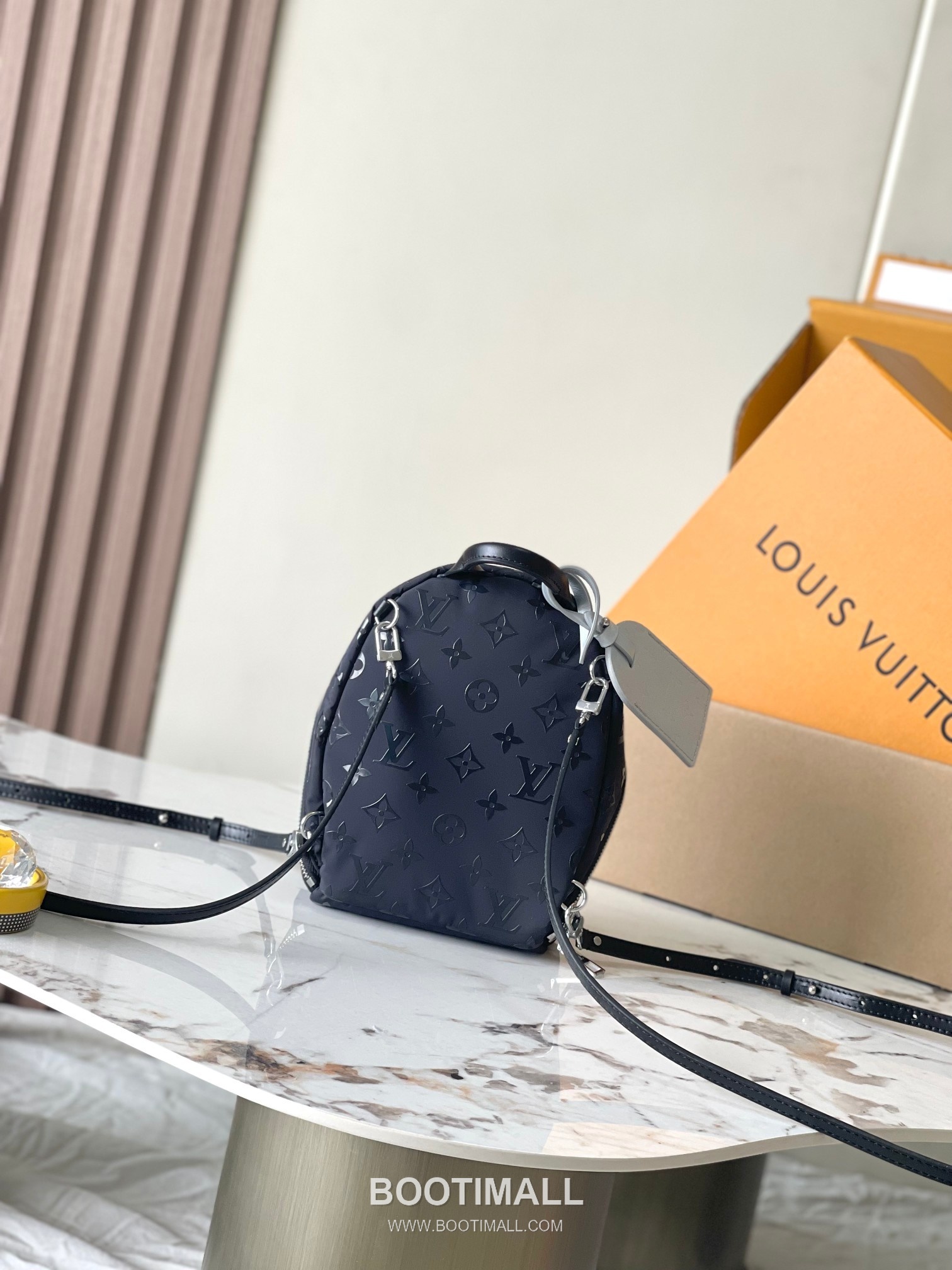 Louis Vuitton Palm Springs Mini Nylon Backpack with Front Zip Pocket Detail 루이비통 팜스프링스 미니 나일론 백팩 프론트지퍼 M11780 17cm 9