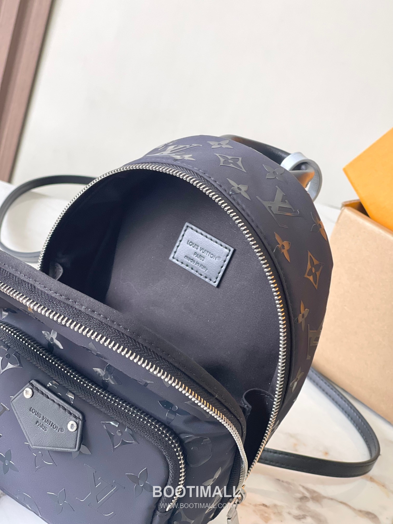 Louis Vuitton Palm Springs Mini Nylon Backpack with Front Zip Pocket Detail 루이비통 팜스프링스 미니 나일론 백팩 프론트지퍼 M11780 17cm 14