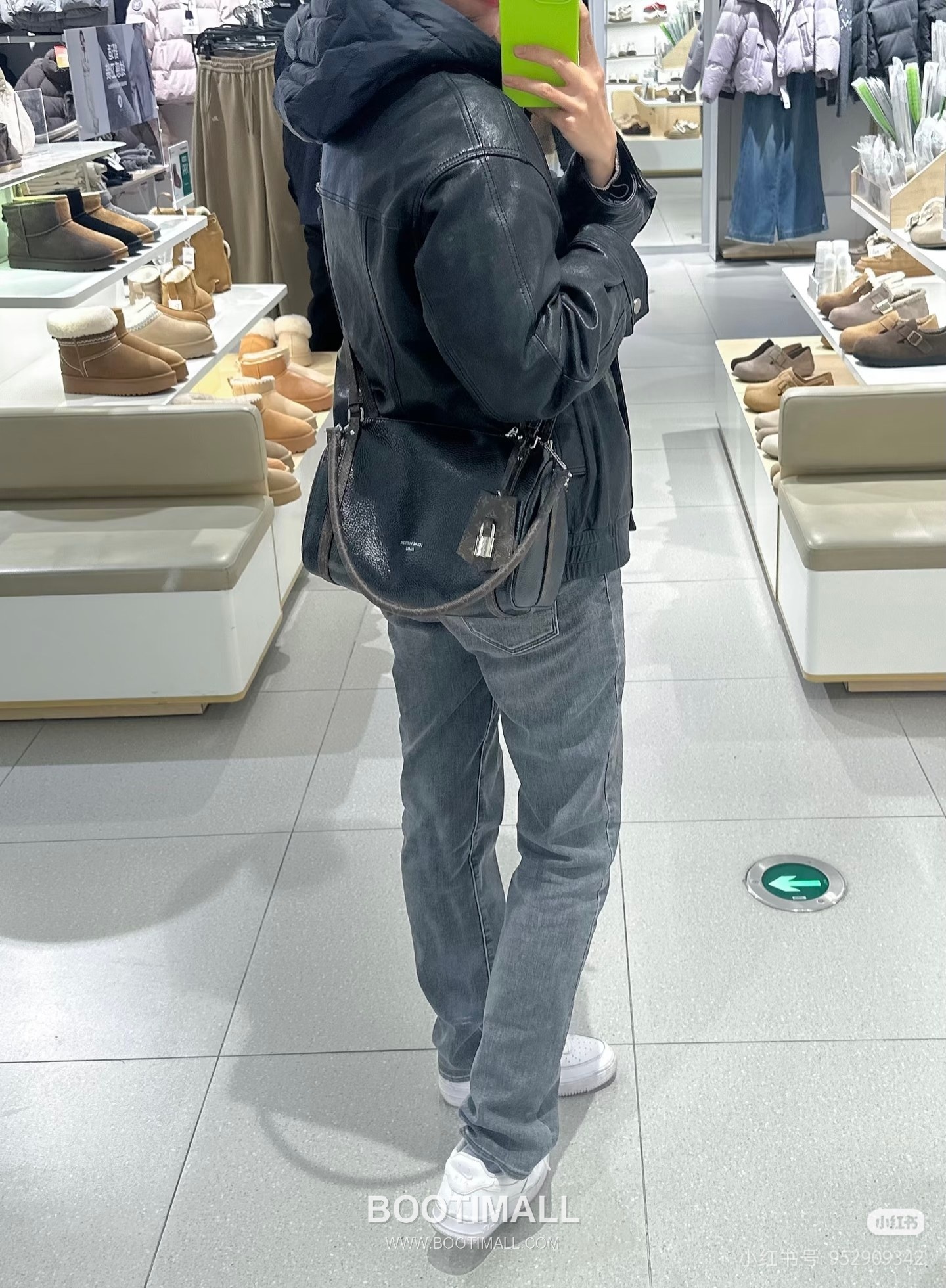 Louis Vuitton Express Small Cowhide Leather Top Handle Tote Bag with Zip Closure Detail 루이비통 익스프레스 스몰 카우하이드 레더 토트백 지퍼클로저 M27920 17cm 8