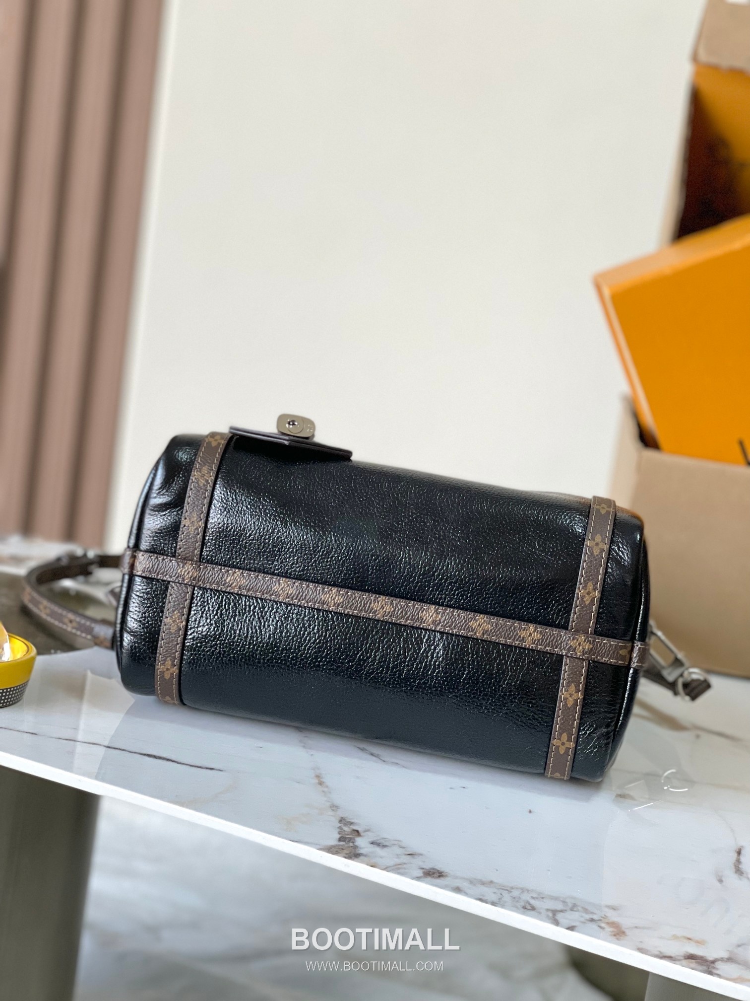 Louis Vuitton Express Small Cowhide Leather Top Handle Tote Bag with Zip Closure Detail 루이비통 익스프레스 스몰 카우하이드 레더 토트백 지퍼클로저 M27920 17cm 11