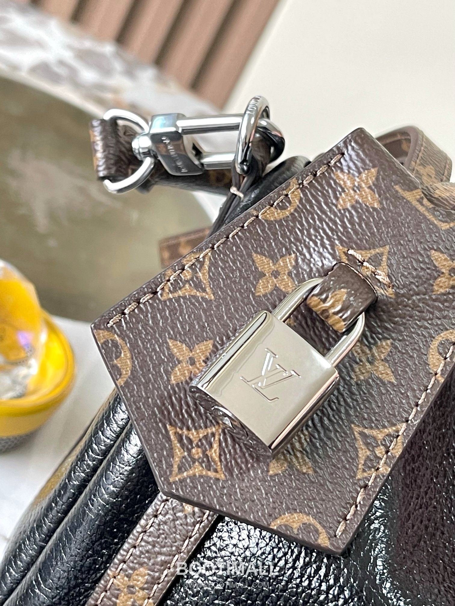Louis Vuitton Express Small Cowhide Leather Top Handle Tote Bag with Zip Closure Detail 루이비통 익스프레스 스몰 카우하이드 레더 토트백 지퍼클로저 M27920 17cm 12