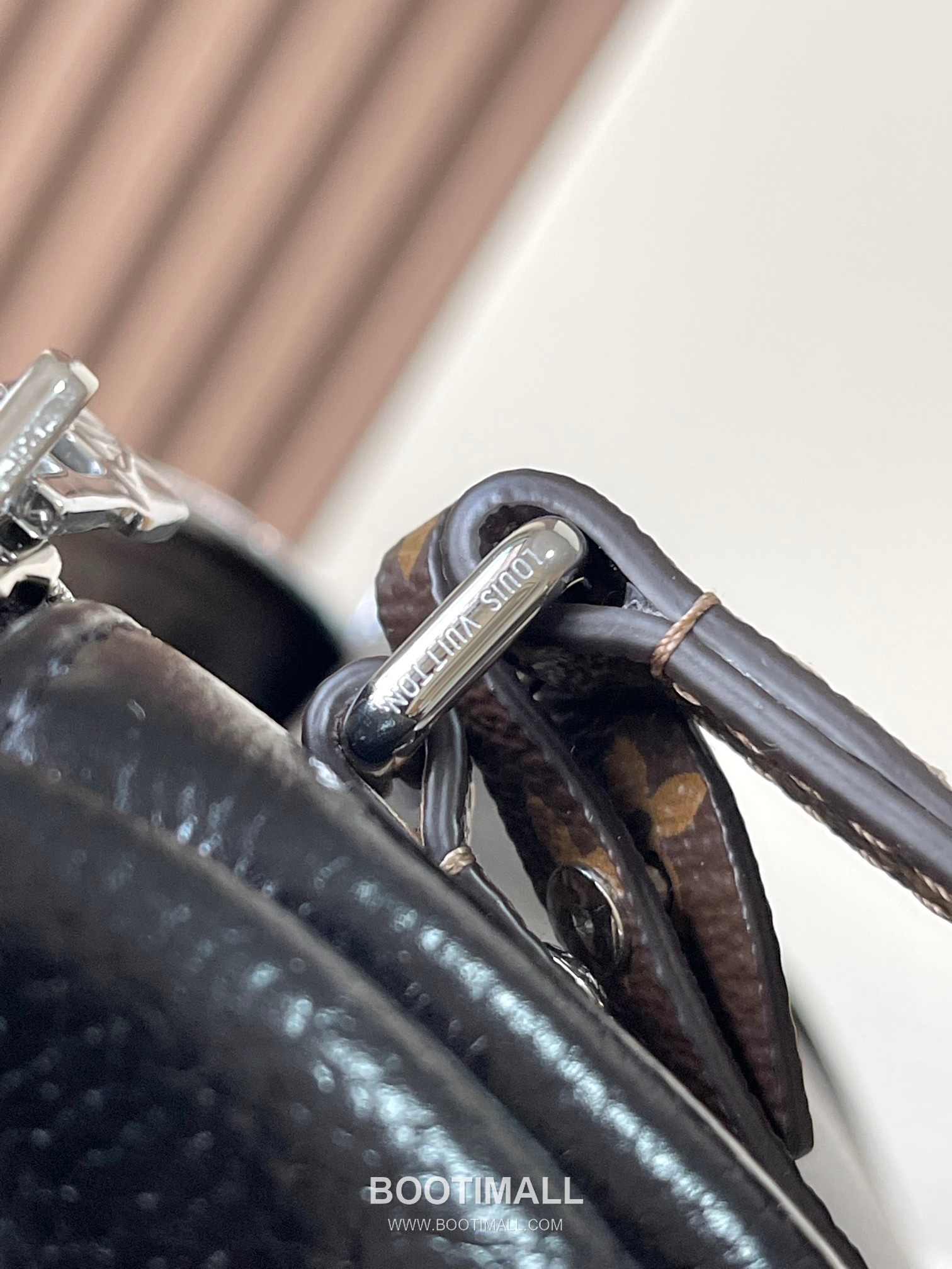 Louis Vuitton Express Small Cowhide Leather Top Handle Tote Bag with Zip Closure Detail 루이비통 익스프레스 스몰 카우하이드 레더 토트백 지퍼클로저 M27920 17cm 14