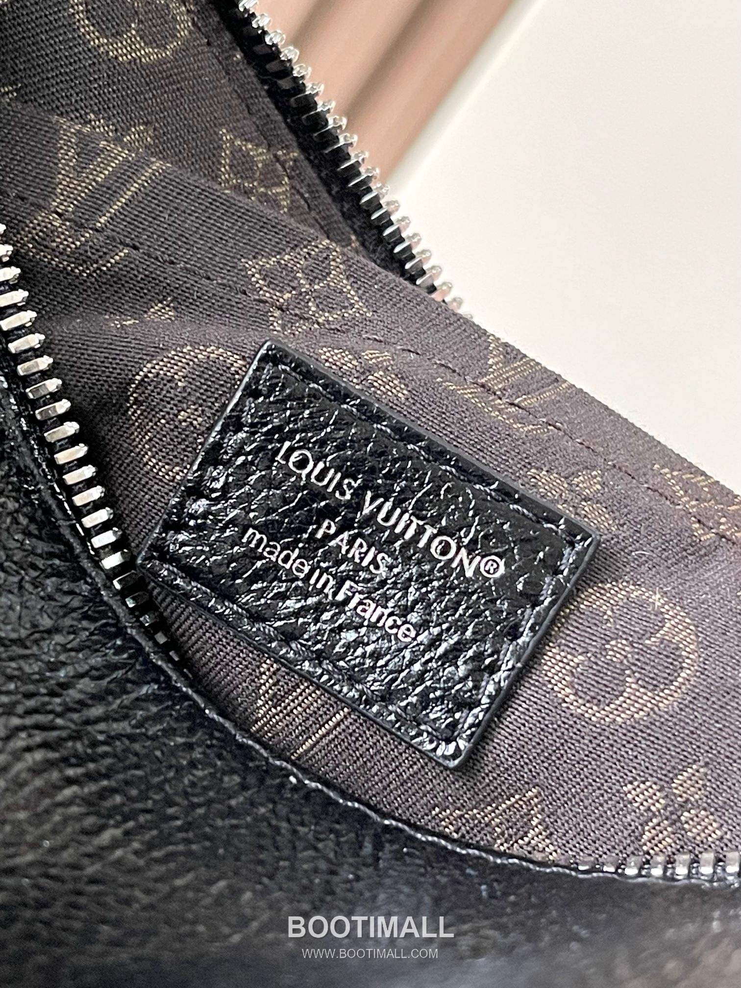 Louis Vuitton Express Small Cowhide Leather Top Handle Tote Bag with Zip Closure Detail 루이비통 익스프레스 스몰 카우하이드 레더 토트백 지퍼클로저 M27920 17cm 17