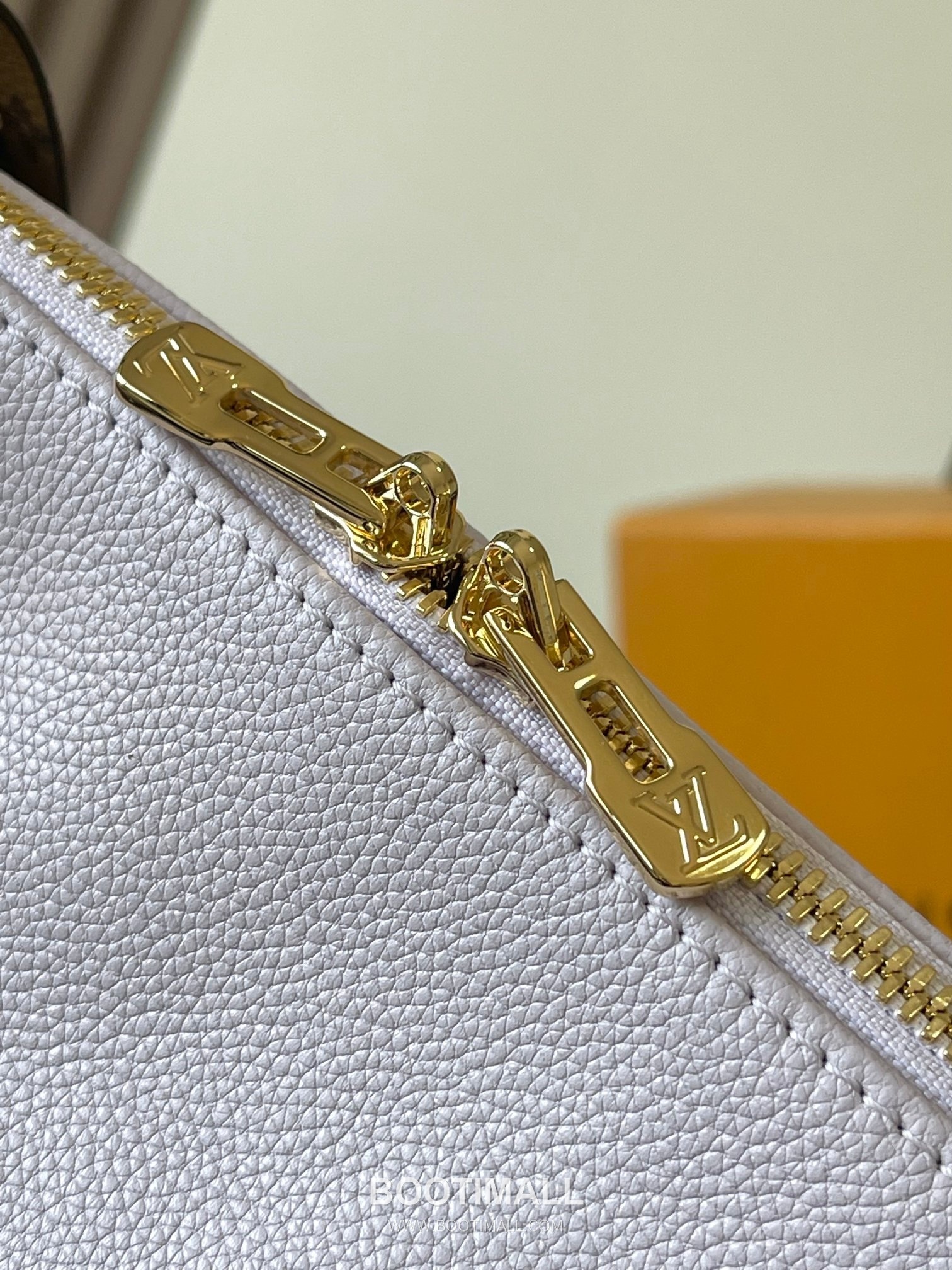 Louis Vuitton Express Small Cowhide Leather Top Handle Tote Bag with Zip Closure Detail 루이비통 익스프레스 스몰 카우하이드 레더 토트백 지퍼클로저 M27275 17cm 10