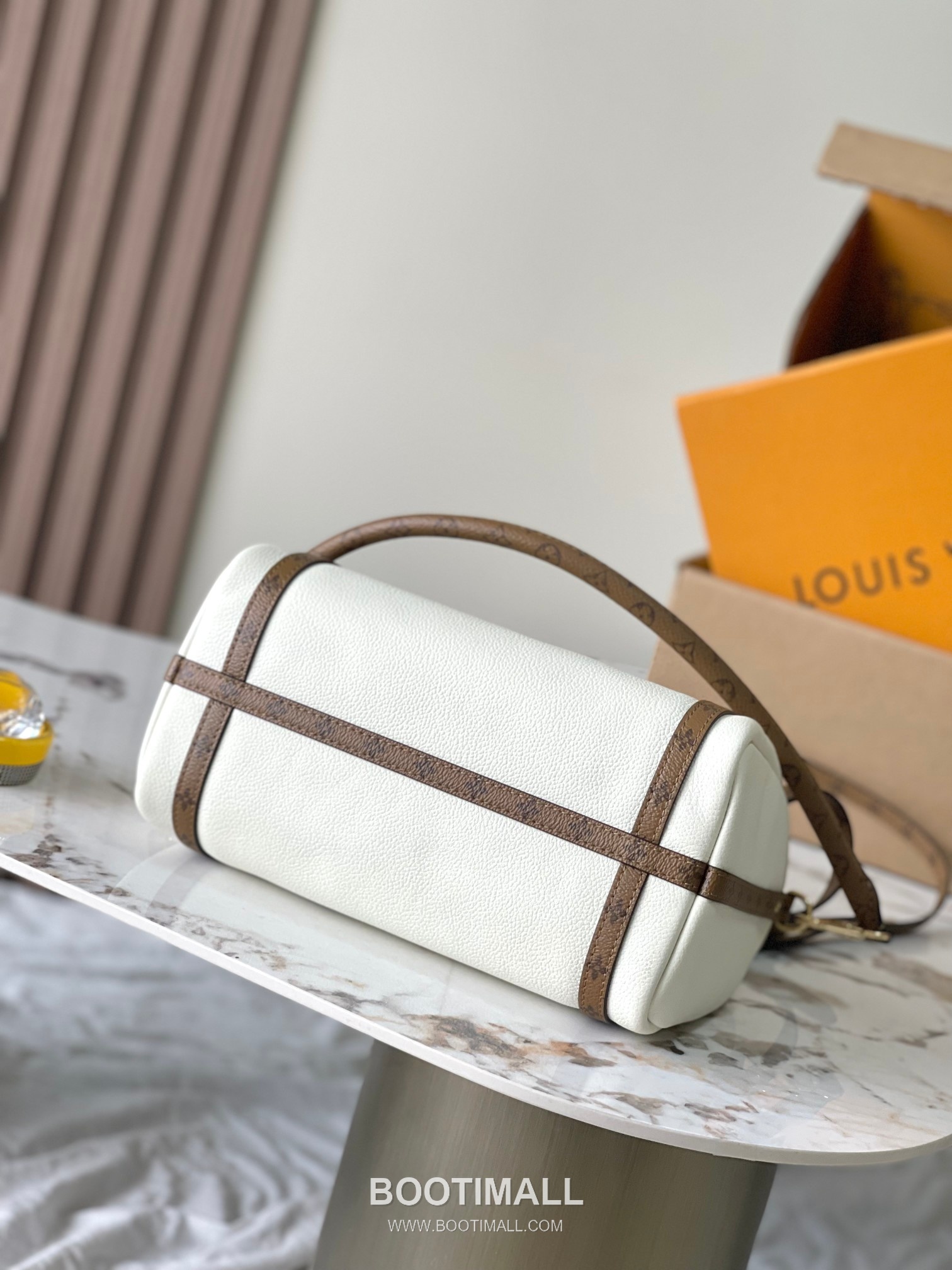 Louis Vuitton Express Small Cowhide Leather Top Handle Tote Bag with Zip Closure Detail 루이비통 익스프레스 스몰 카우하이드 레더 토트백 지퍼클로저 M29392 17cm 4