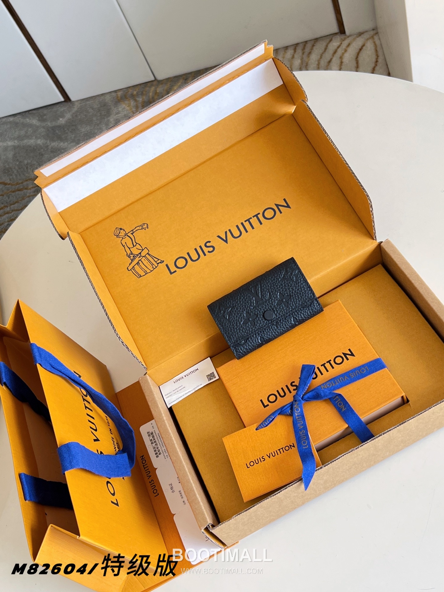 Louis Vuitton Key Pouch Taurillon Leather Key Holder Wallet with Snap Button Detail 루이비통 키 파우치 토리옹 레더 키홀더 스냅버튼 M82604 12cm 2