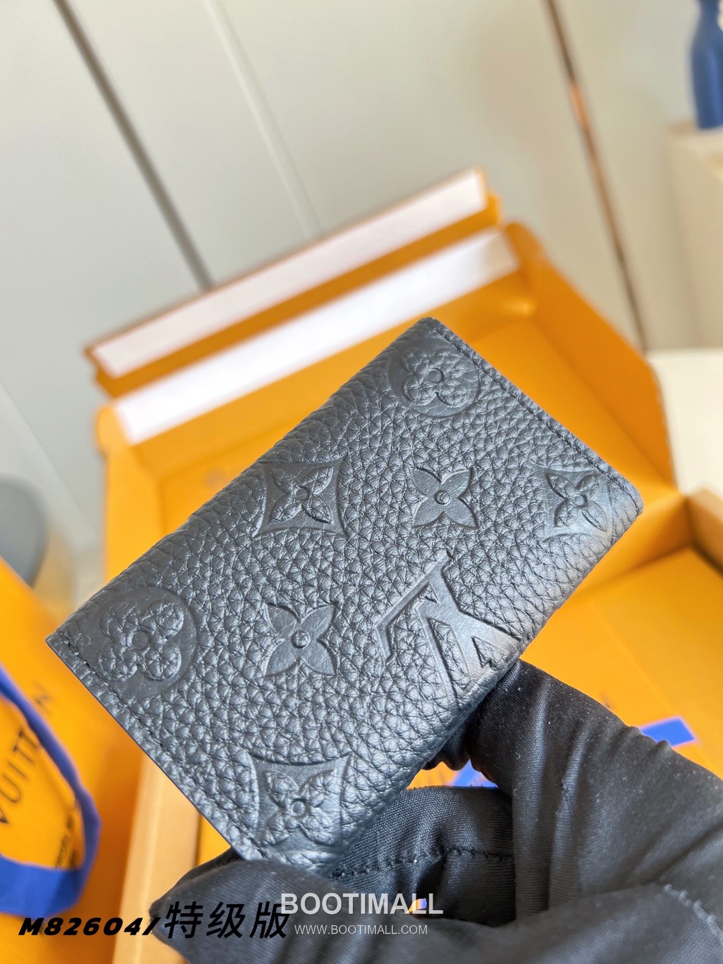 Louis Vuitton Key Pouch Taurillon Leather Key Holder Wallet with Snap Button Detail 루이비통 키 파우치 토리옹 레더 키홀더 스냅버튼 M82604 12cm 6