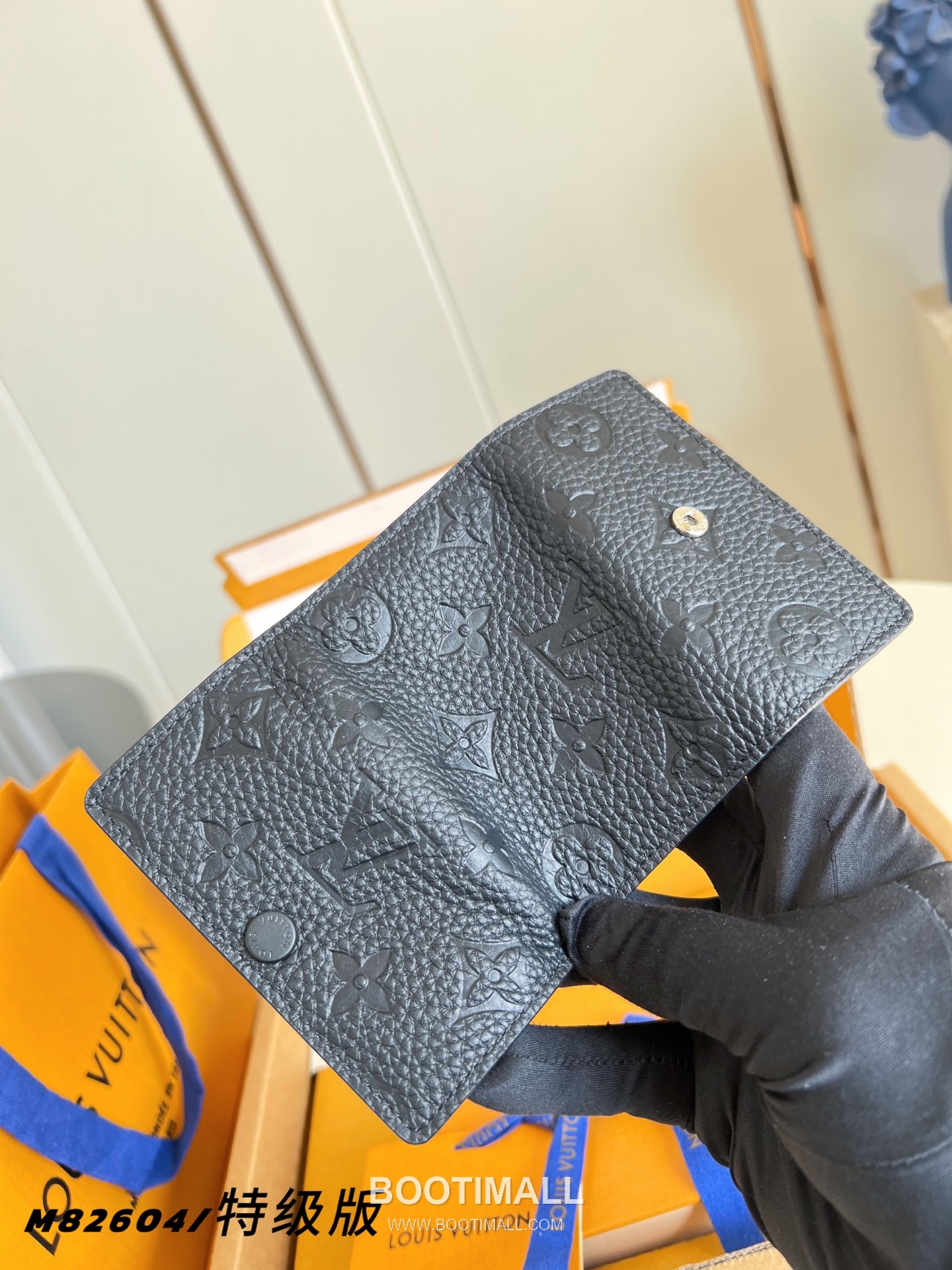 Louis Vuitton Key Pouch Taurillon Leather Key Holder Wallet with Snap Button Detail 루이비통 키 파우치 토리옹 레더 키홀더 스냅버튼 M82604 12cm 7