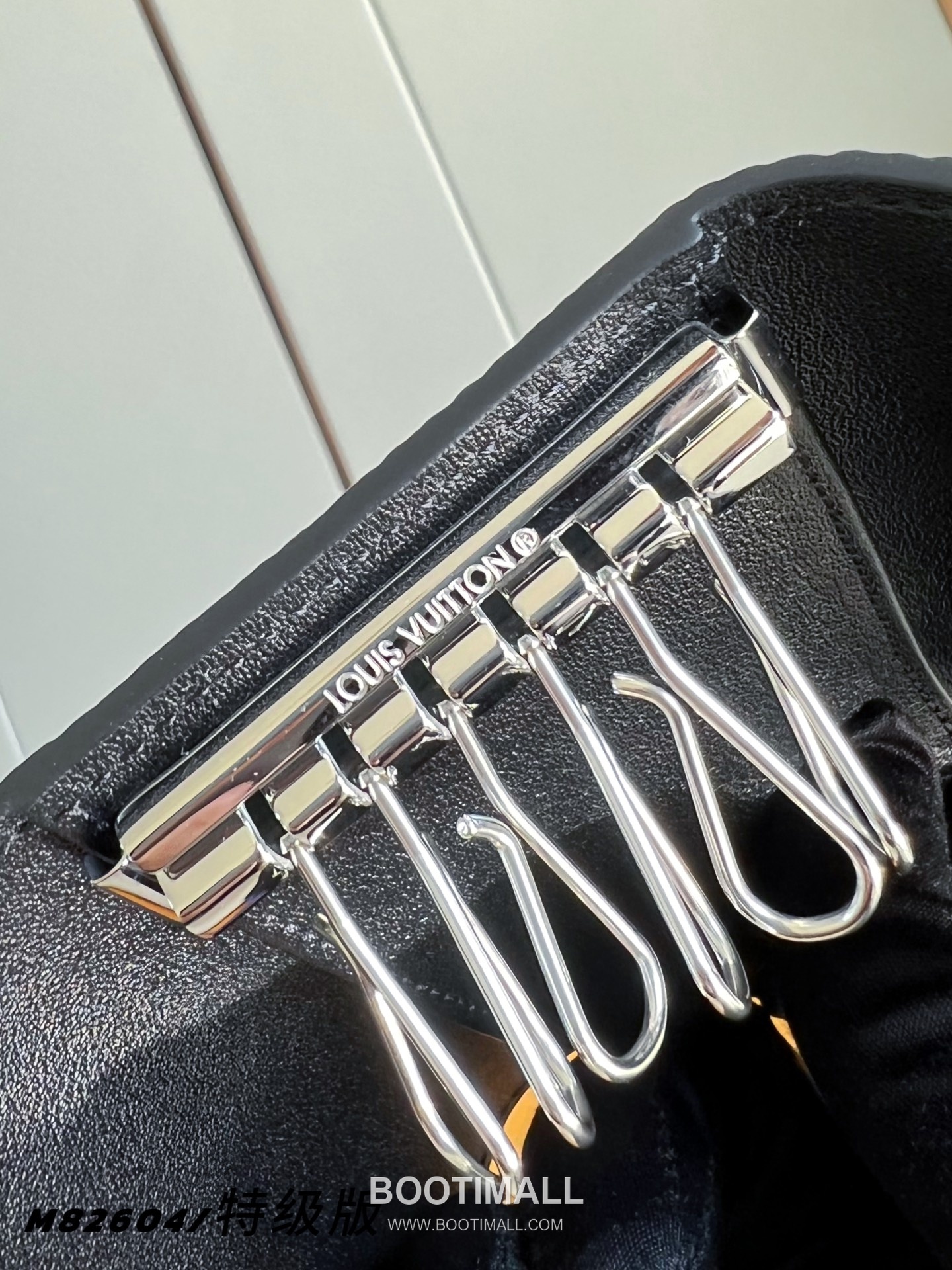 Louis Vuitton Key Pouch Taurillon Leather Key Holder Wallet with Snap Button Detail 루이비통 키 파우치 토리옹 레더 키홀더 스냅버튼 M82604 12cm 9