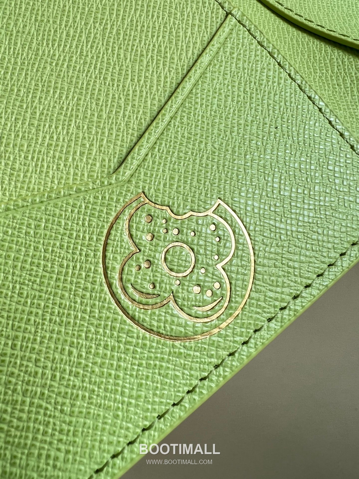 Louis Vuitton Monogram Canvas Passport Cover Wallet with Card Slots Detail 루이비통 모노그램 캔버스 여권지갑 카드슬롯 M28039 10cm 8