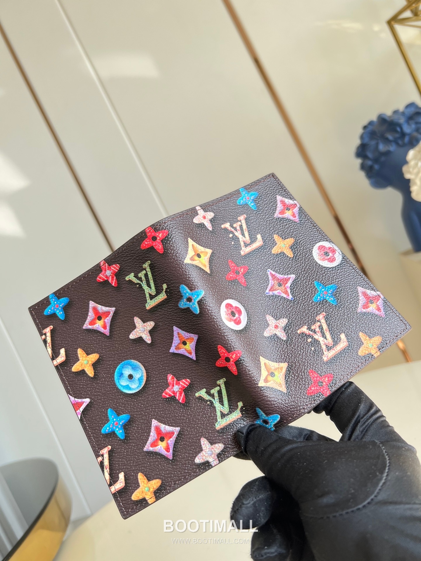 Louis Vuitton Monogram Canvas Passport Cover Wallet with Card Slots Detail 루이비통 모노그램 캔버스 여권지갑 카드슬롯 M28281 10cm 5