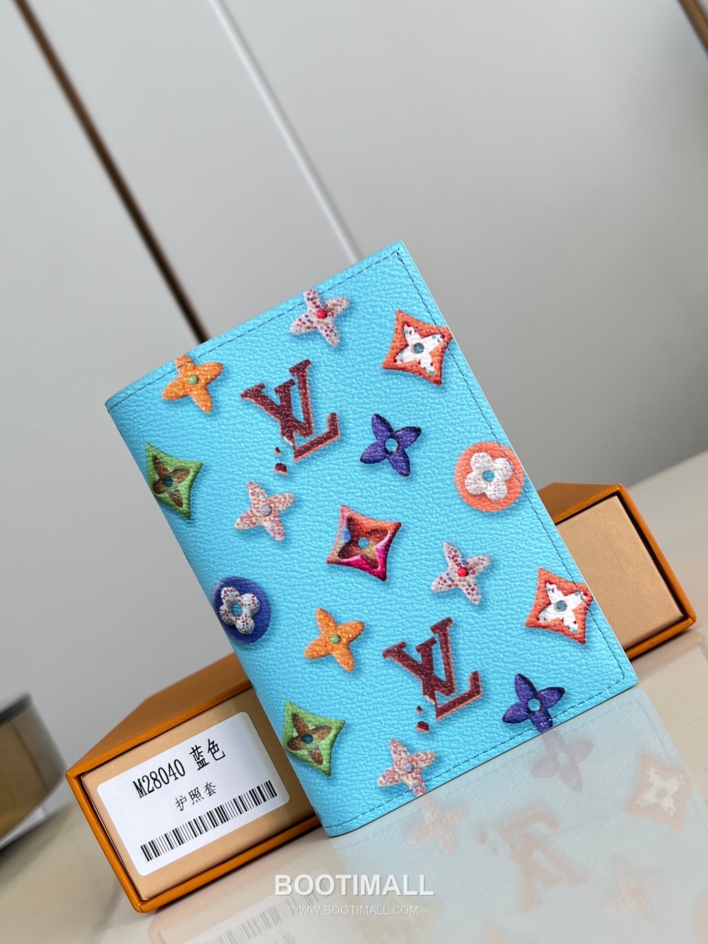 Louis Vuitton Monogram Canvas Passport Cover Wallet with Card Slots Detail 루이비통 모노그램 캔버스 여권지갑 카드슬롯 M28040 10cm 1