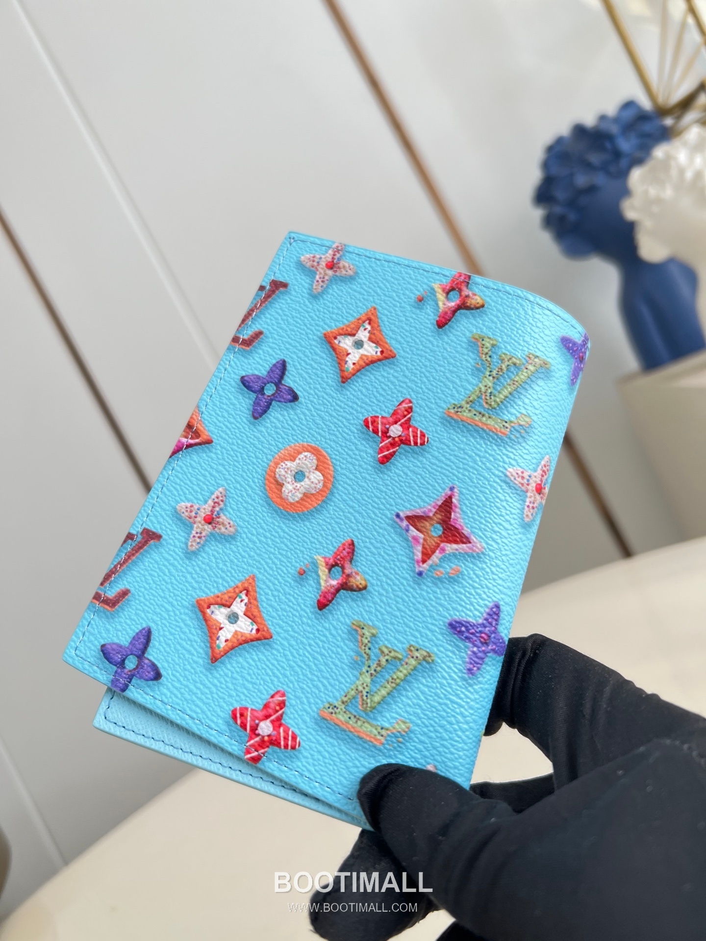 Louis Vuitton Monogram Canvas Passport Cover Wallet with Card Slots Detail 루이비통 모노그램 캔버스 여권지갑 카드슬롯 M28040 10cm 4