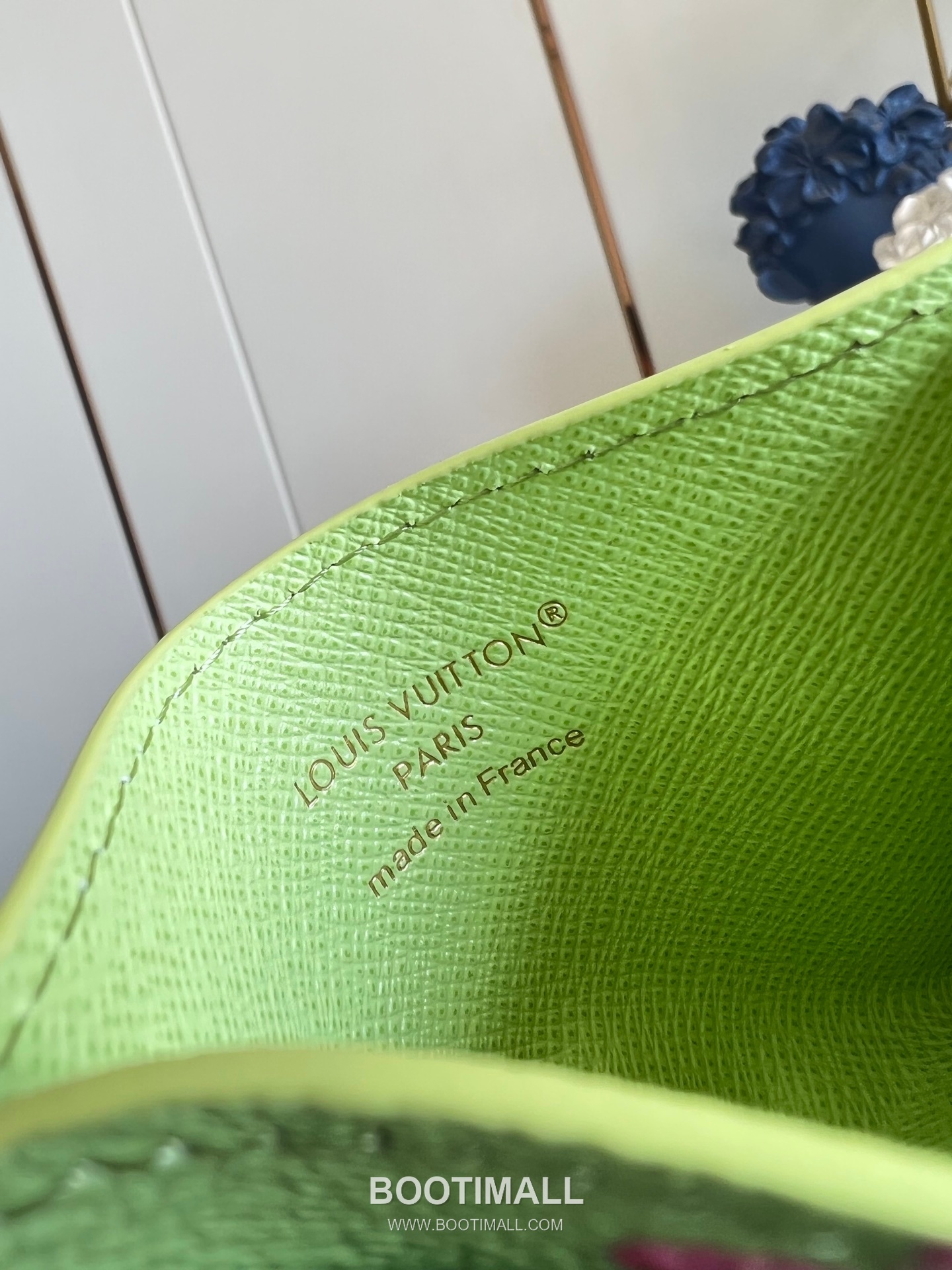 Louis Vuitton Monogram Eclipse Canvas Card Holder Wallet with Central Pocket Detail 루이비통 모노그램 이클립스 캔버스 카드지갑 센트럴포켓 M28046 11cm 6