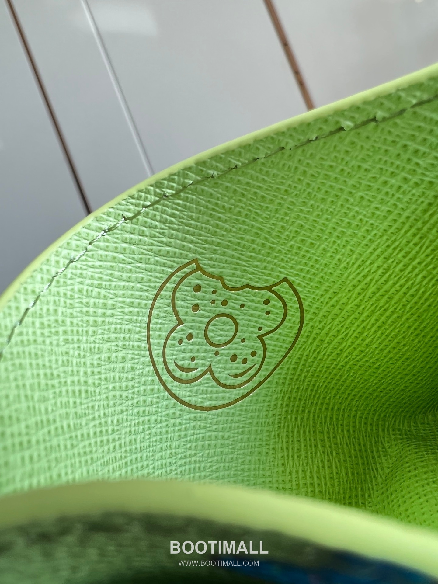 Louis Vuitton Monogram Eclipse Canvas Card Holder Wallet with Central Pocket Detail 루이비통 모노그램 이클립스 캔버스 카드지갑 센트럴포켓 M28046 11cm 7