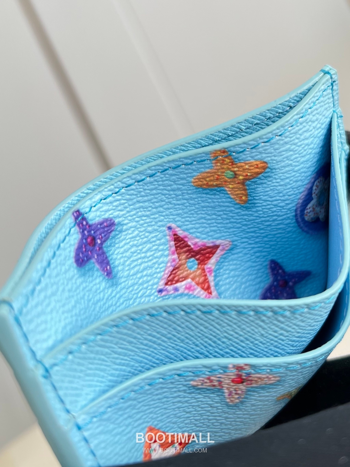 Louis Vuitton Monogram Eclipse Canvas Card Holder Wallet with Central Pocket Detail 루이비통 모노그램 이클립스 캔버스 카드지갑 센트럴포켓 M28041 11cm 4