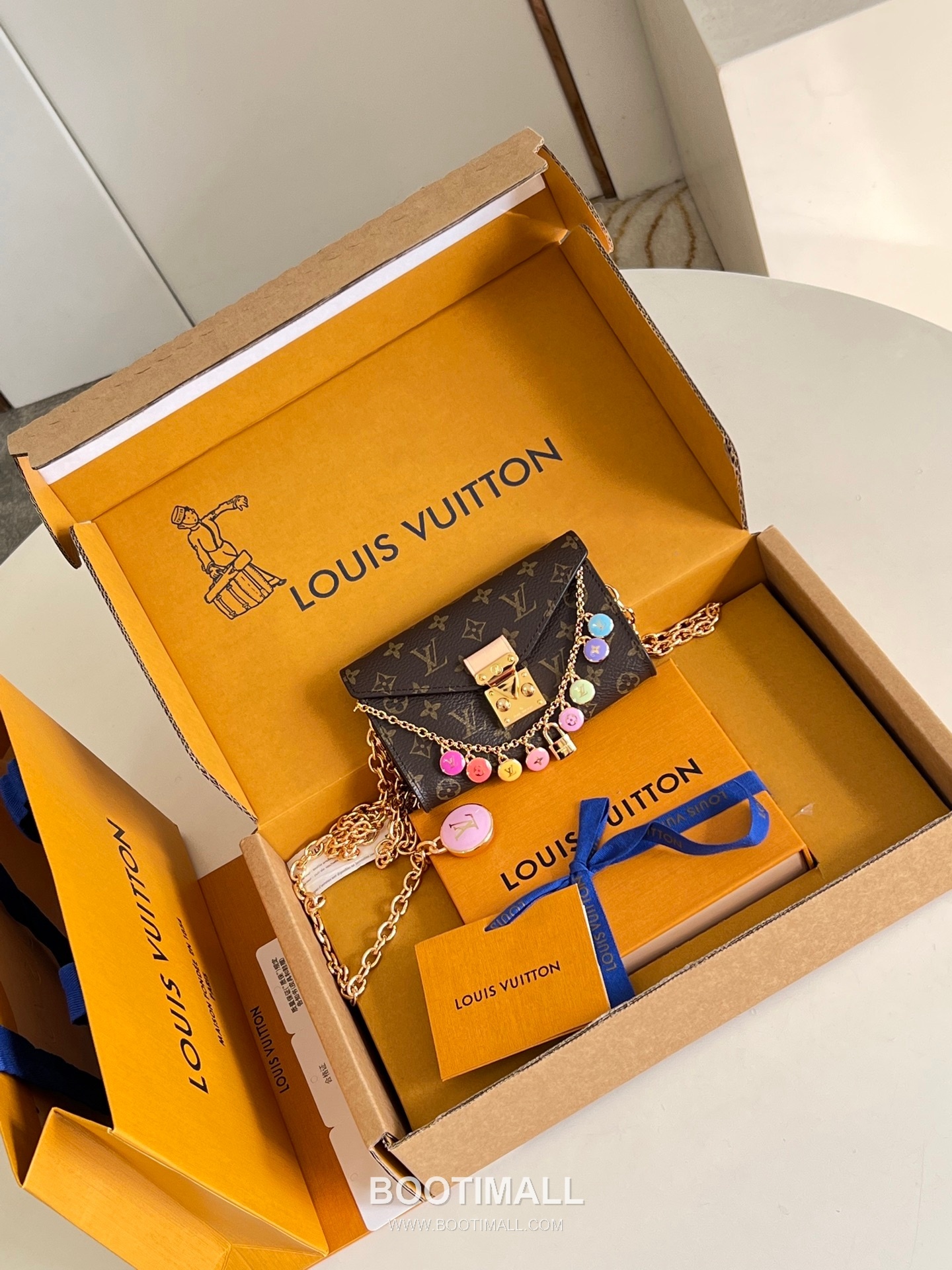 Louis Vuitton Pouch Métis Monogram Canvas Belt Bag with Chain Strap Detail 루이비통 파우치 메티스 모노그램 캔버스 벨트백 체인스트랩 M4588Z 8cm 1