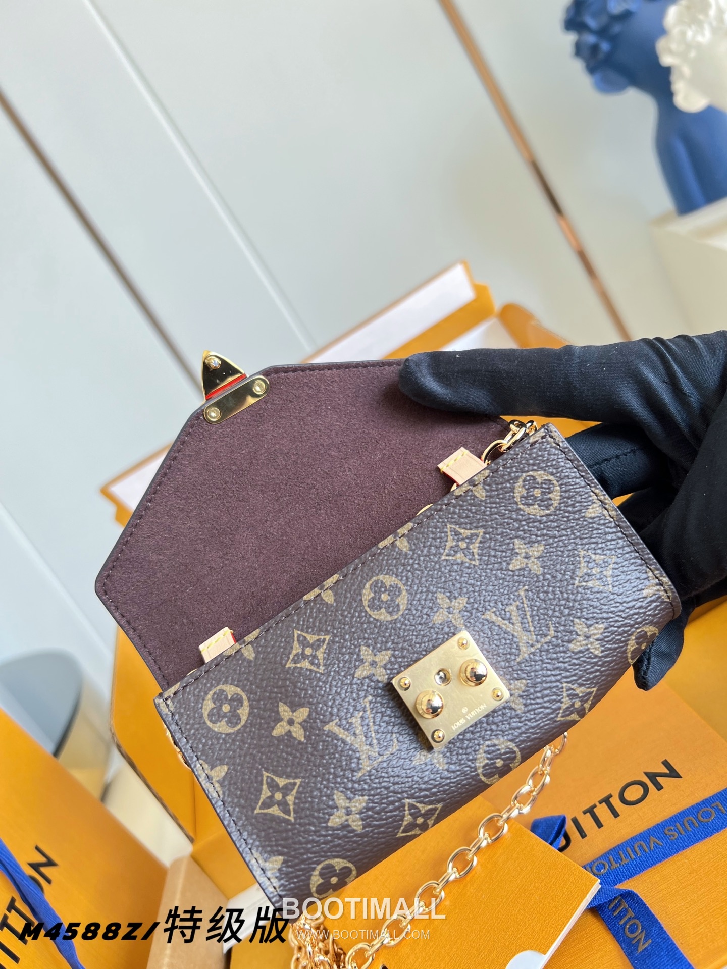 Louis Vuitton Pouch Métis Monogram Canvas Belt Bag with Chain Strap Detail 루이비통 파우치 메티스 모노그램 캔버스 벨트백 체인스트랩 M4588Z 8cm 9