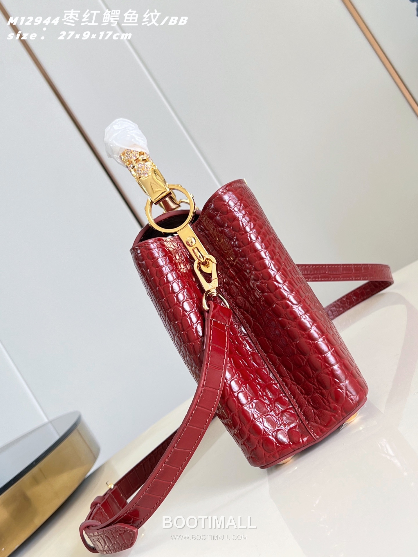 Louis Vuitton Capucines BB Taurillon Leather Top Handle Bag with Rhinestone LV Detail 루이비통 카퓌신 BB 토리옹 레더 탑핸들 토트백 라인스톤LV M12944 27cm 4