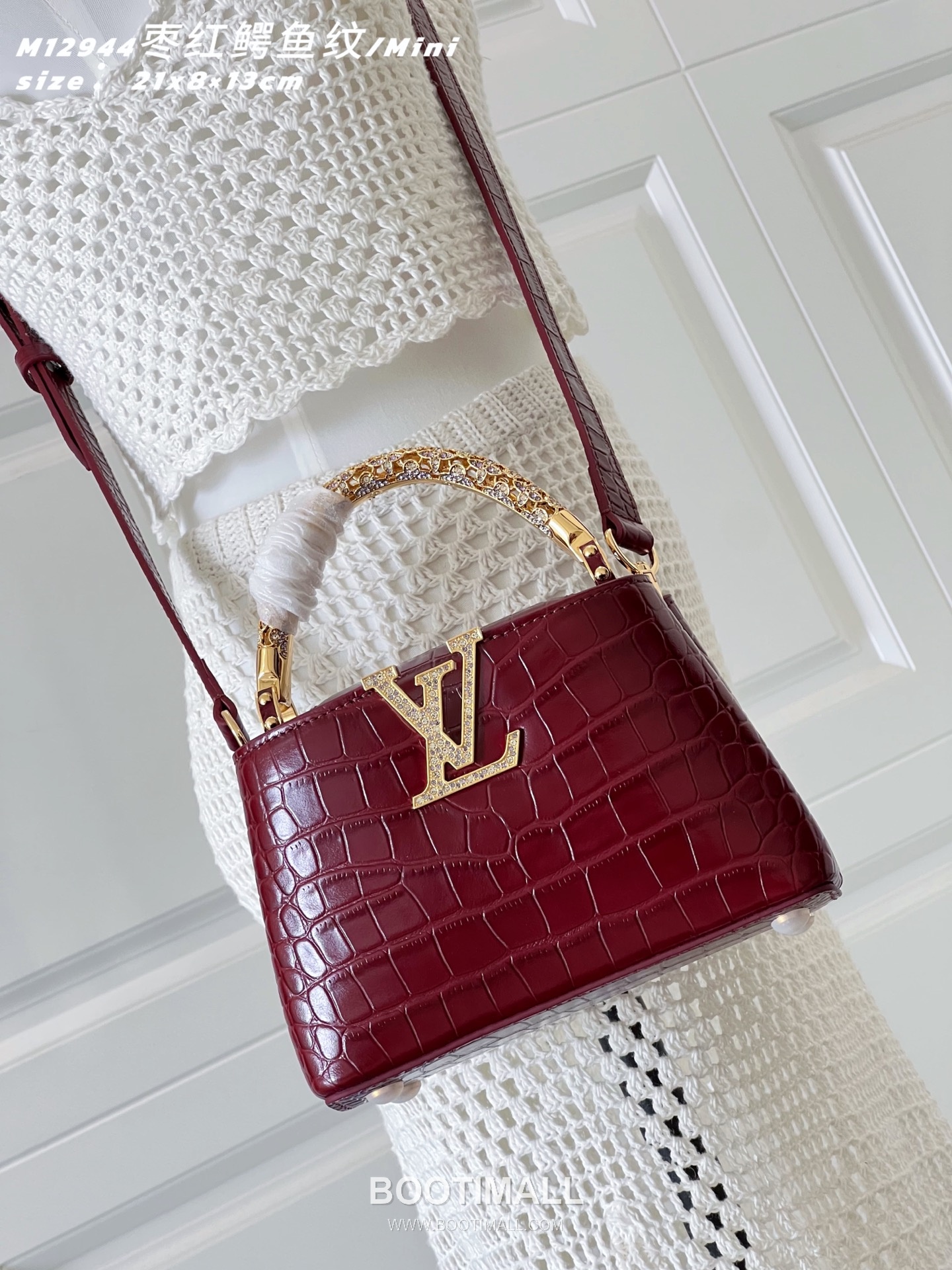 Louis Vuitton Capucines Mini Taurillon Leather Top Handle Bag with Rhinestone LV Detail 루이비통 카퓌신 미니 토리옹 레더 탑핸들 토트백 라인스톤LV M12944 21cm 1