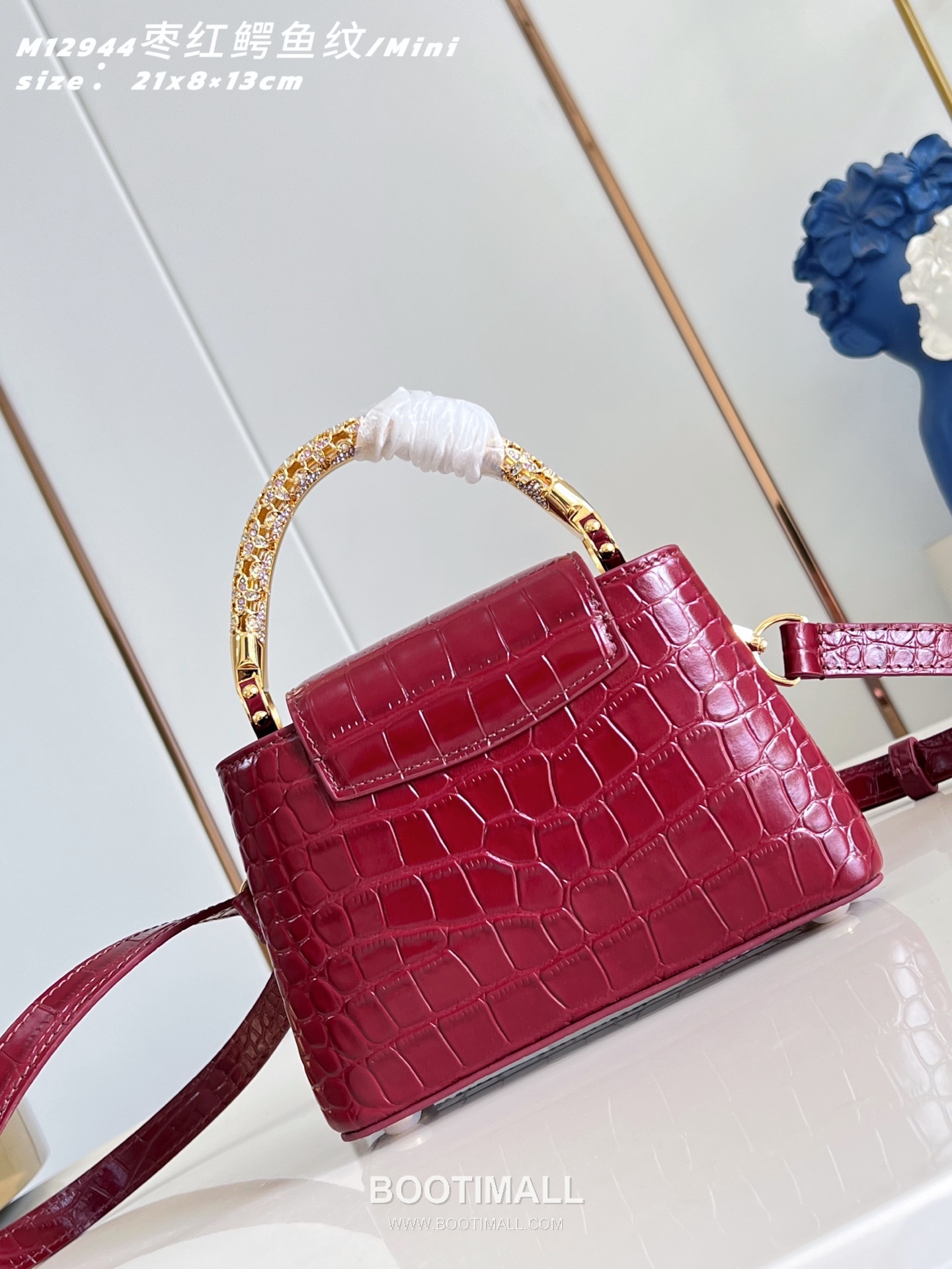 Louis Vuitton Capucines Mini Taurillon Leather Top Handle Bag with Rhinestone LV Detail 루이비통 카퓌신 미니 토리옹 레더 탑핸들 토트백 라인스톤LV M12944 21cm 5