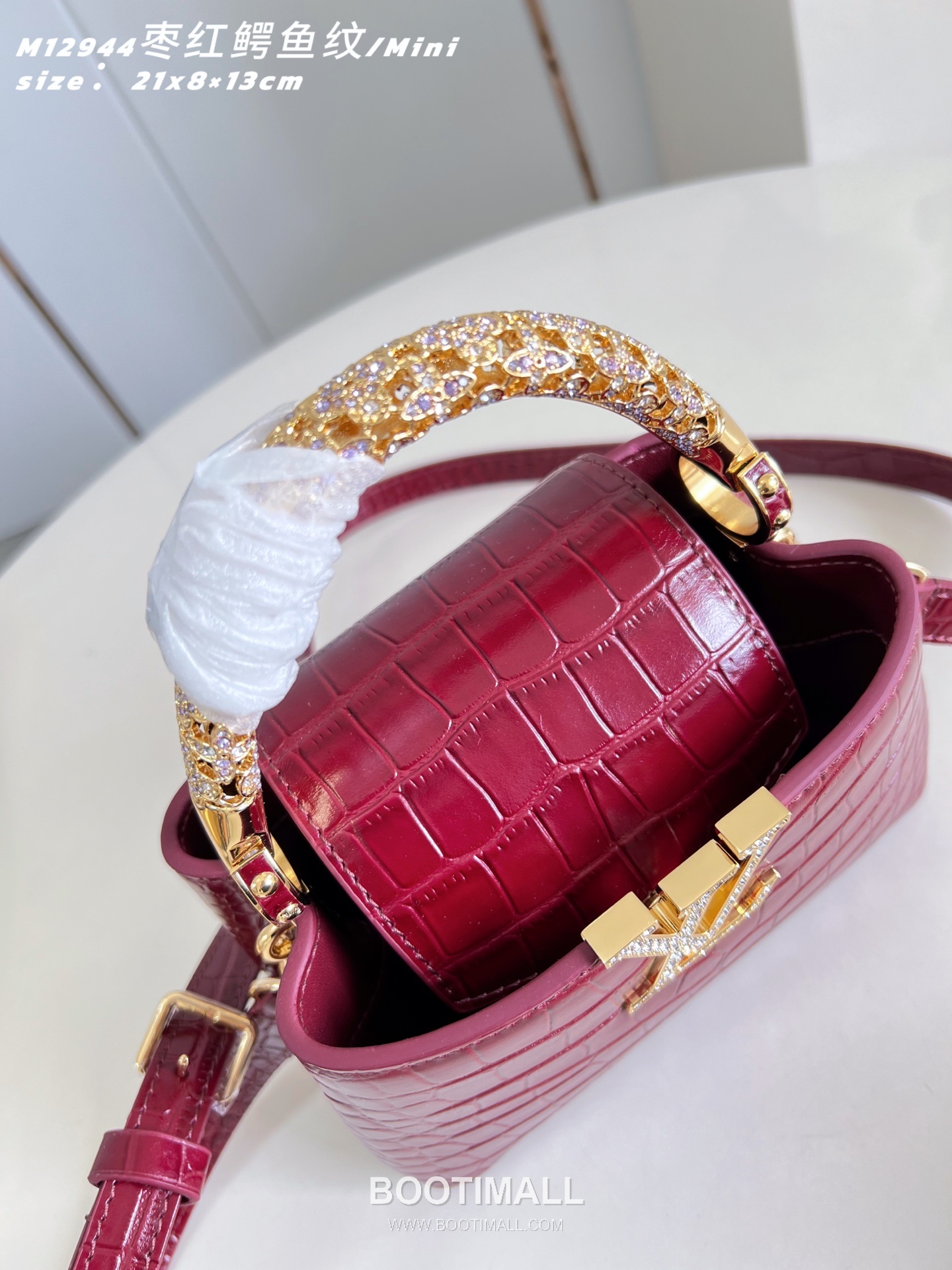 Louis Vuitton Capucines Mini Taurillon Leather Top Handle Bag with Rhinestone LV Detail 루이비통 카퓌신 미니 토리옹 레더 탑핸들 토트백 라인스톤LV M12944 21cm 7