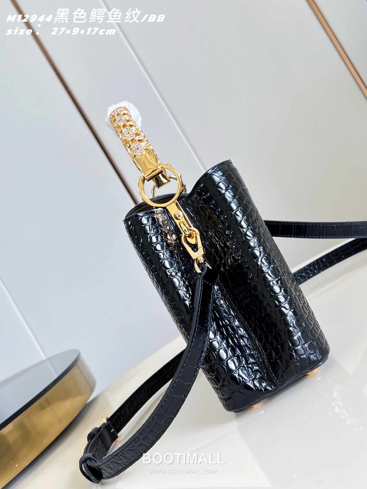 Louis Vuitton Capucines BB Taurillon Leather Top Handle Bag with Rhinestone LV Detail 루이비통 카퓌신 BB 토리옹 레더 탑핸들 토트백 라인스톤LV M12944 27cm 4