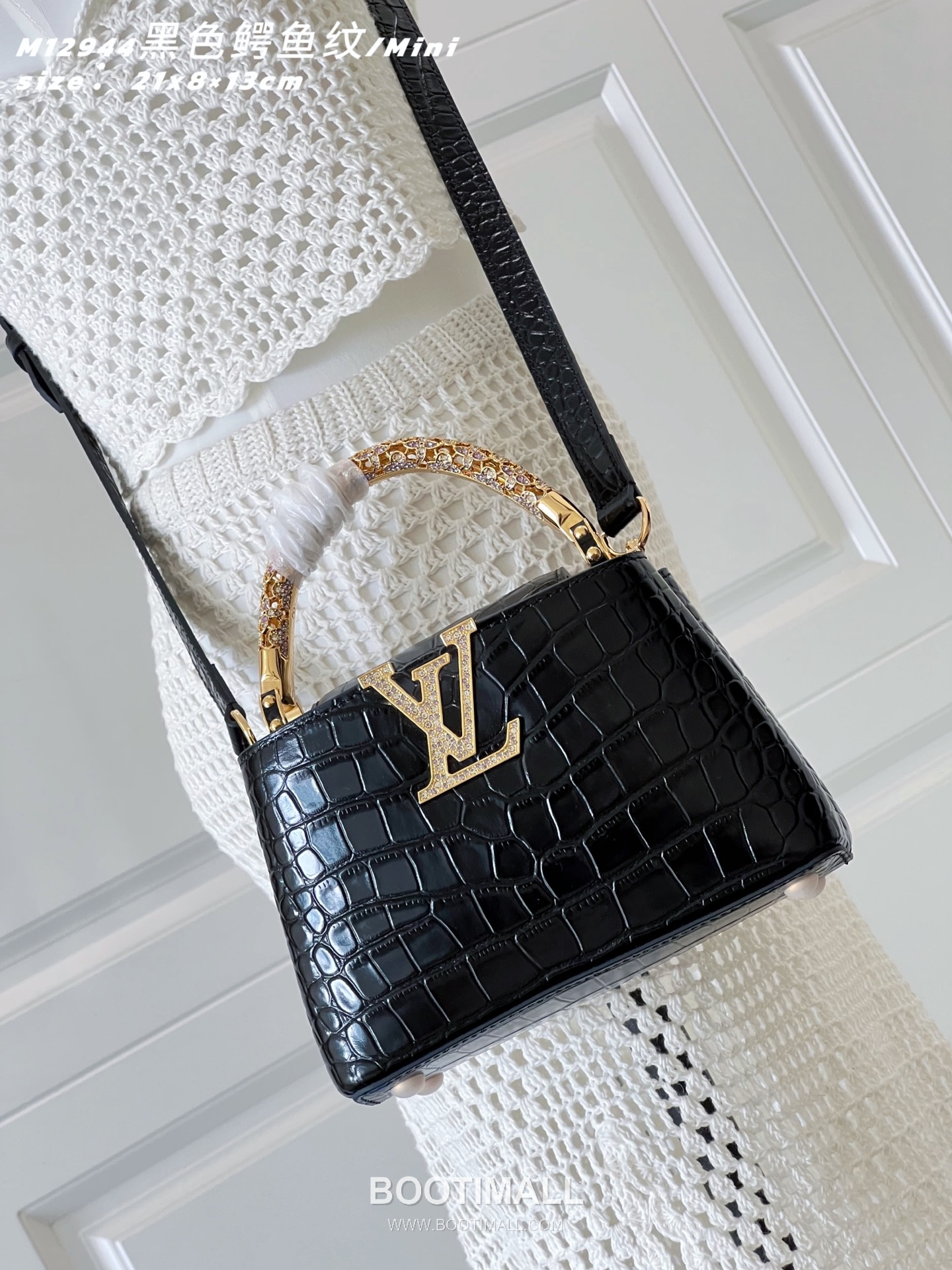 Louis Vuitton Capucines Mini Taurillon Leather Top Handle Bag with Rhinestone LV Detail 루이비통 카퓌신 미니 토리옹 레더 탑핸들 토트백 라인스톤LV M12944 21cm 1