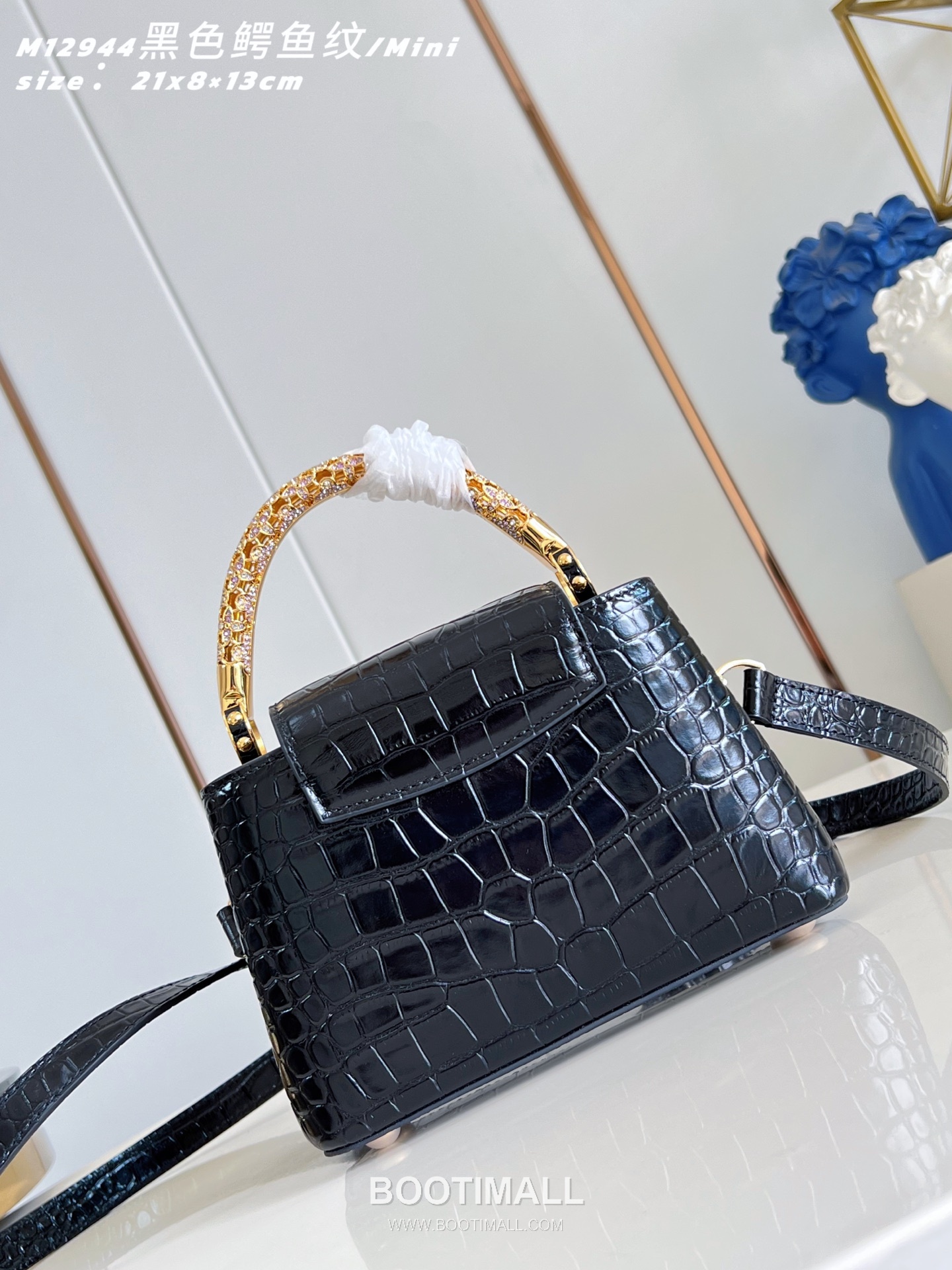 Louis Vuitton Capucines Mini Taurillon Leather Top Handle Bag with Rhinestone LV Detail 루이비통 카퓌신 미니 토리옹 레더 탑핸들 토트백 라인스톤LV M12944 21cm 5