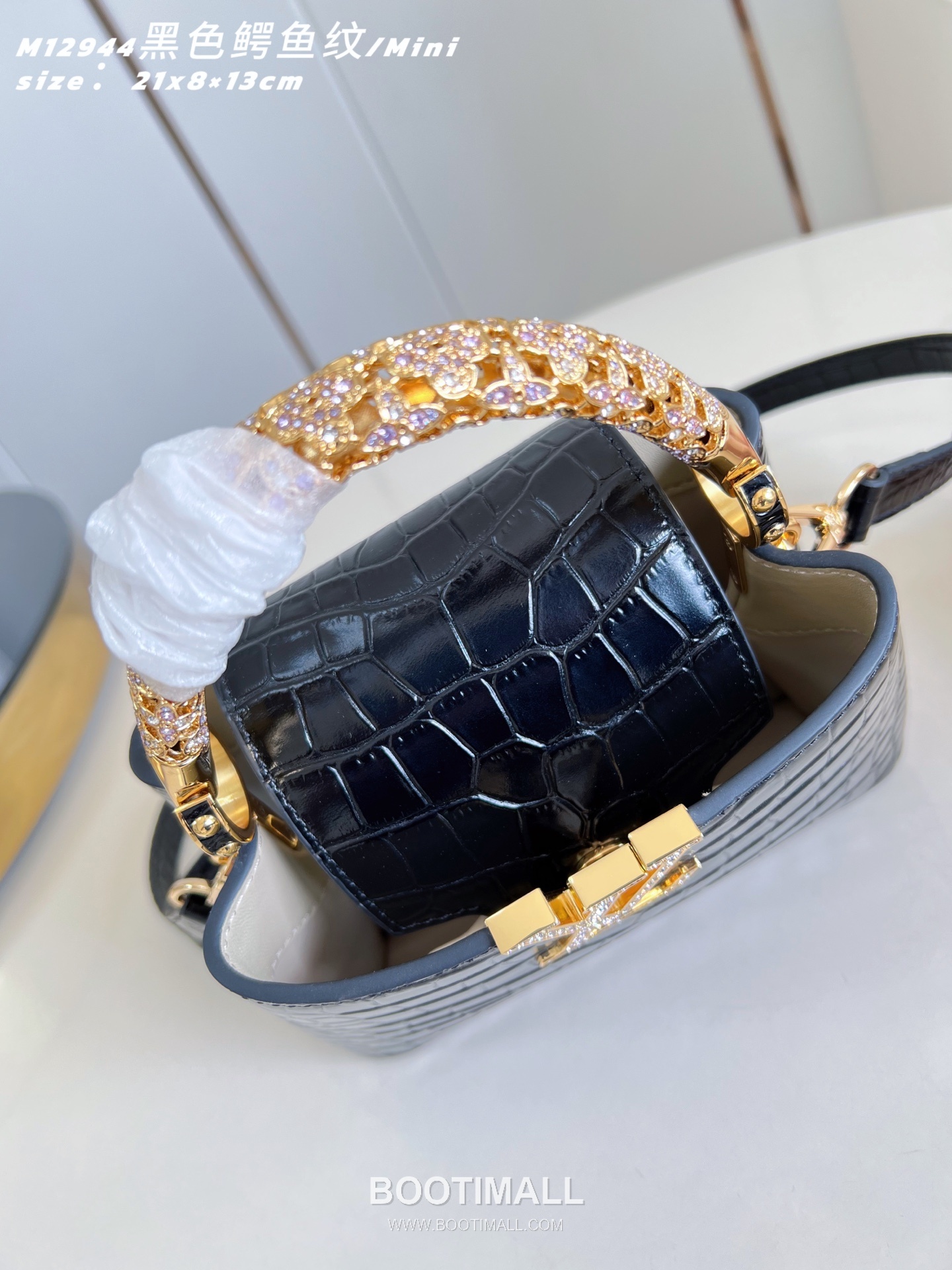 Louis Vuitton Capucines Mini Taurillon Leather Top Handle Bag with Rhinestone LV Detail 루이비통 카퓌신 미니 토리옹 레더 탑핸들 토트백 라인스톤LV M12944 21cm 7
