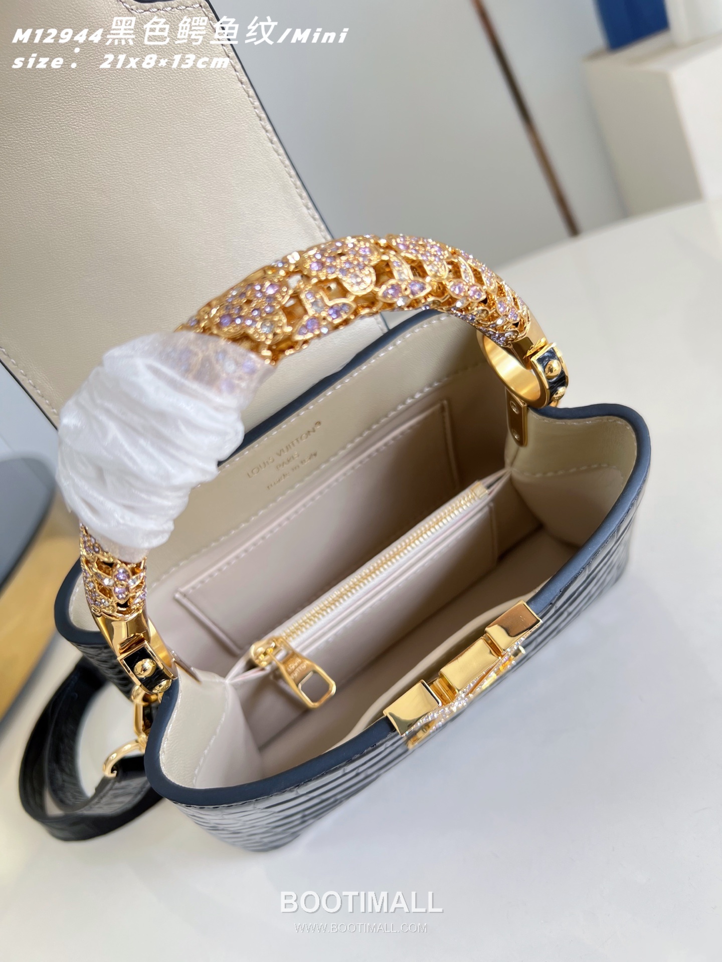 Louis Vuitton Capucines Mini Taurillon Leather Top Handle Bag with Rhinestone LV Detail 루이비통 카퓌신 미니 토리옹 레더 탑핸들 토트백 라인스톤LV M12944 21cm 9