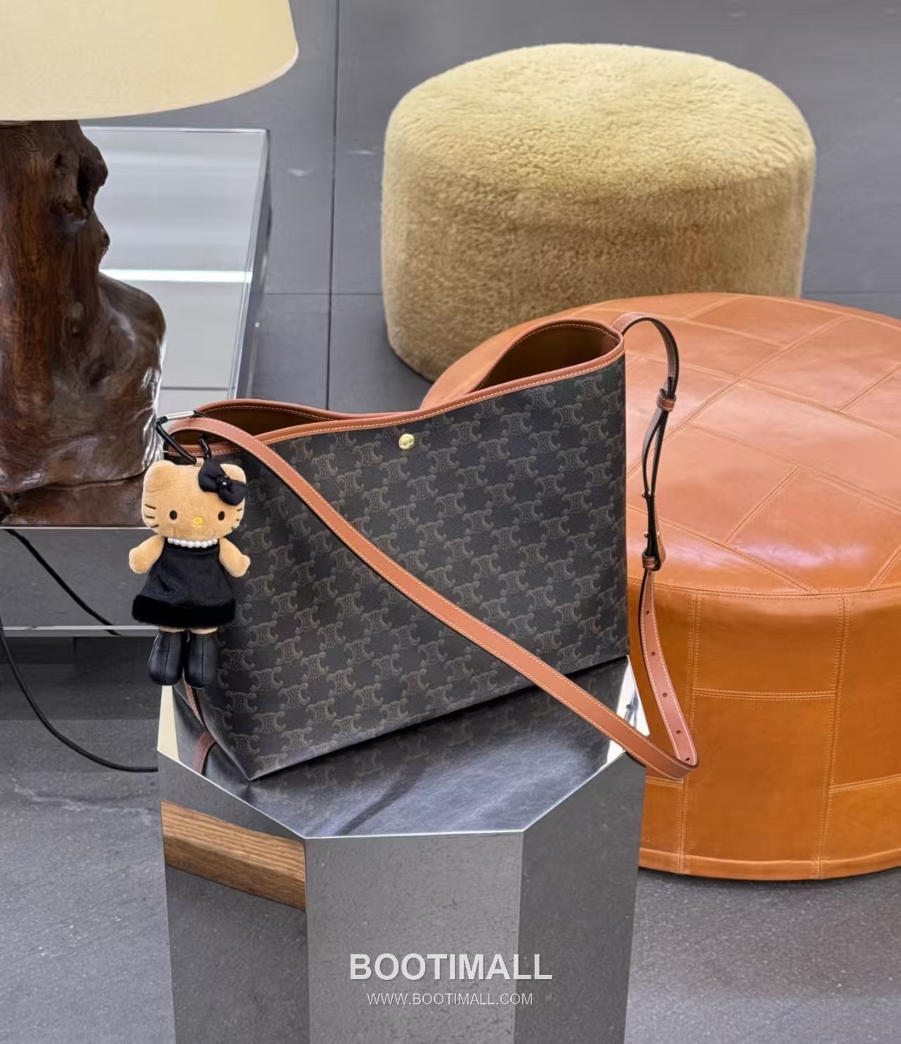 Louis Vuitton Monogram Canvas Cowhide Leather Tote Bag with Structured Body Detail 루이비통 모노그램 캔버스 카우하이드 토트백 스트럭처드바디 123912 32.5cm 8